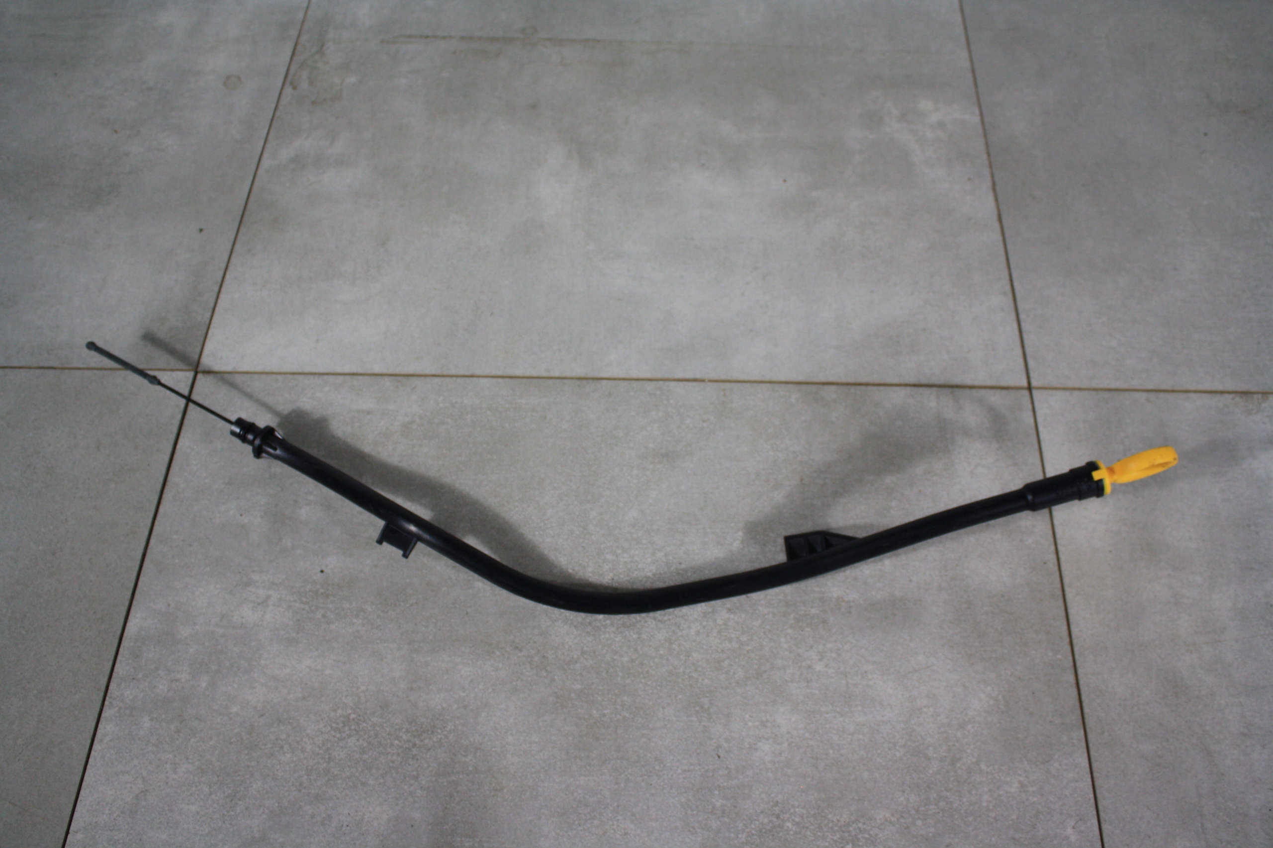 VW CRAFTER II МАСЛЯНЫЙ ЩУП 04L115629E