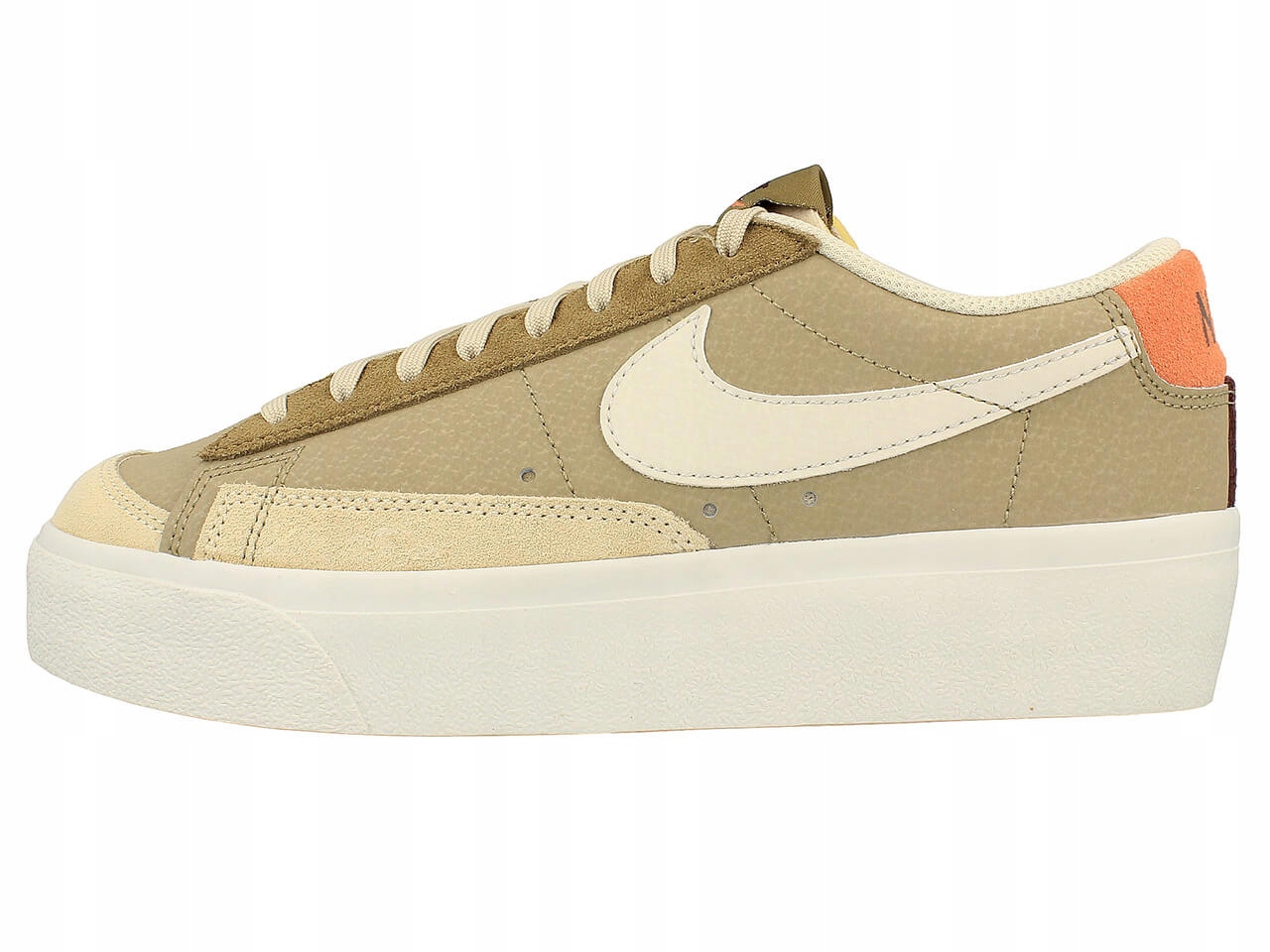

Nike Blazer Low Platform DQ9318-200 # 37,5