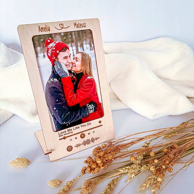 RAMKA PERSONALIZOWANA PREZENT WALENTYKI ULUBIONA PIOSENKA SPOTIFY LODÓWKĘ Marka inna