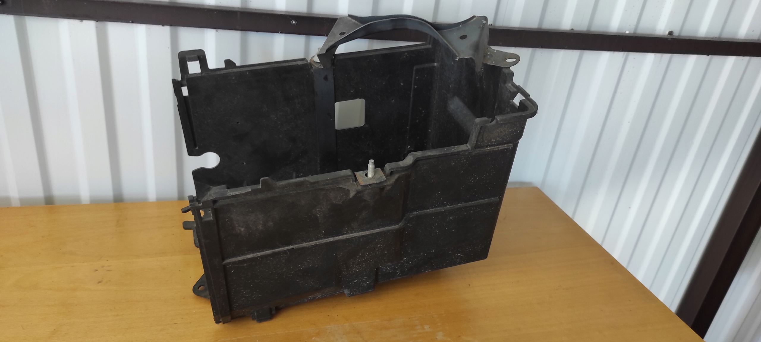 holder KAUMULATORA MAZDA 3 BK 1.6 BP4K56040