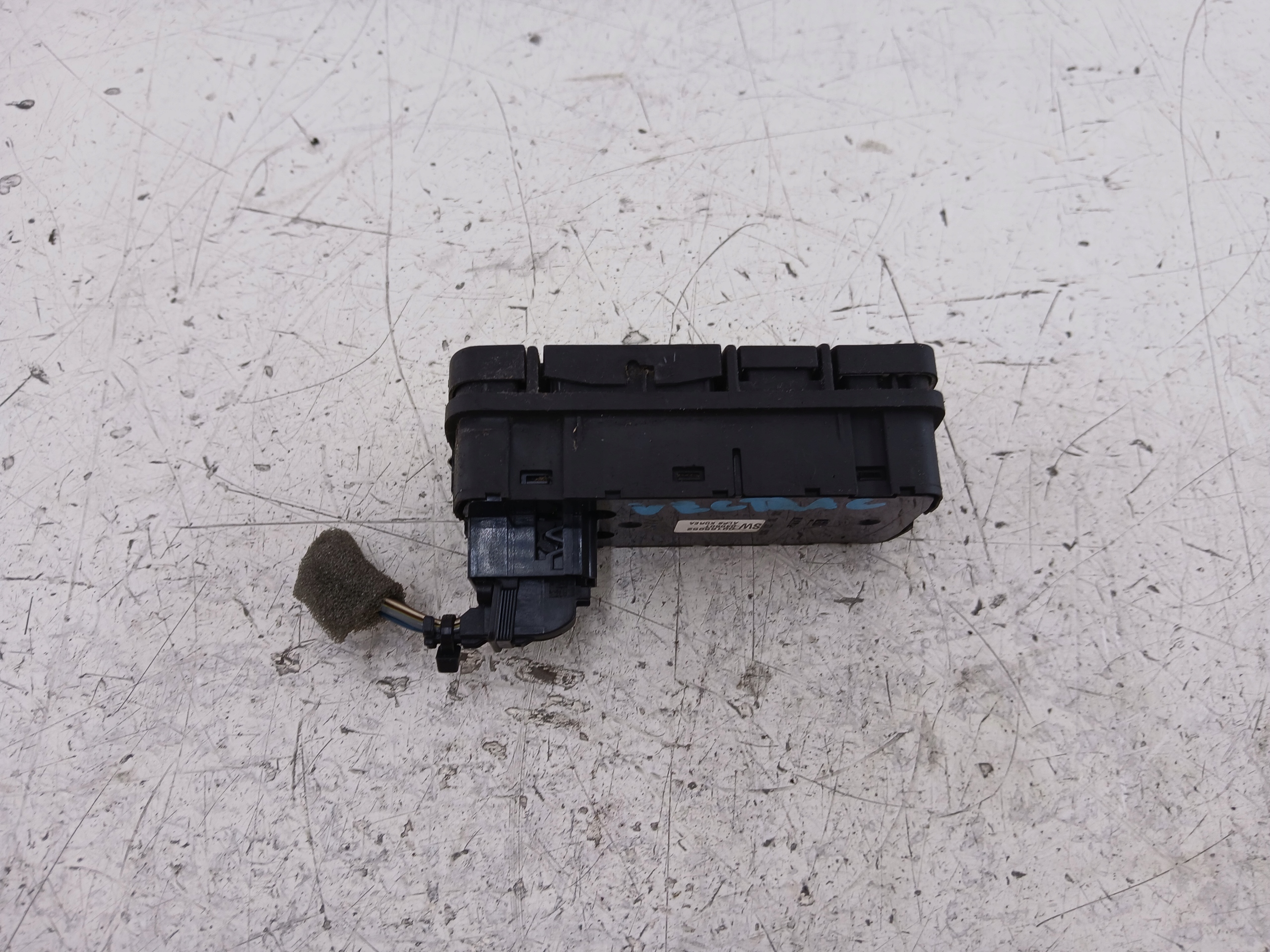 OPEL VECTRA C SIGNUM PANEL okna levý předek 09185952