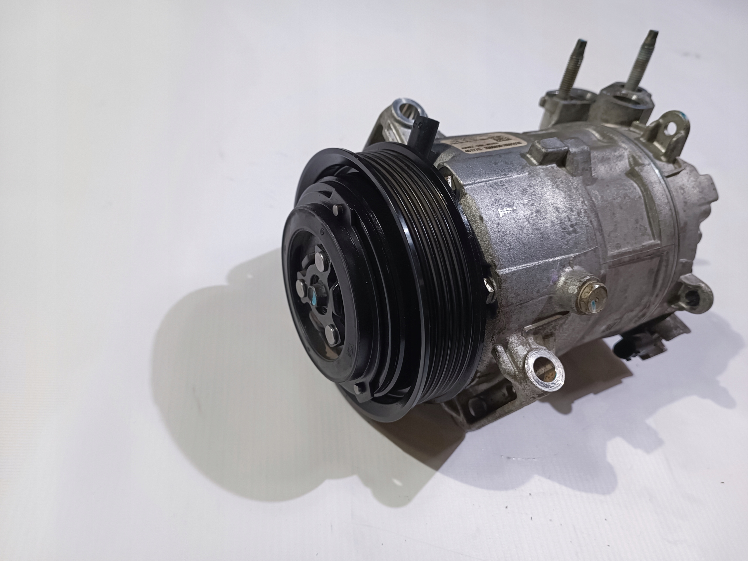 compressor; compressor of the air conditioning Chrysler Pacifica 3.6 2017
