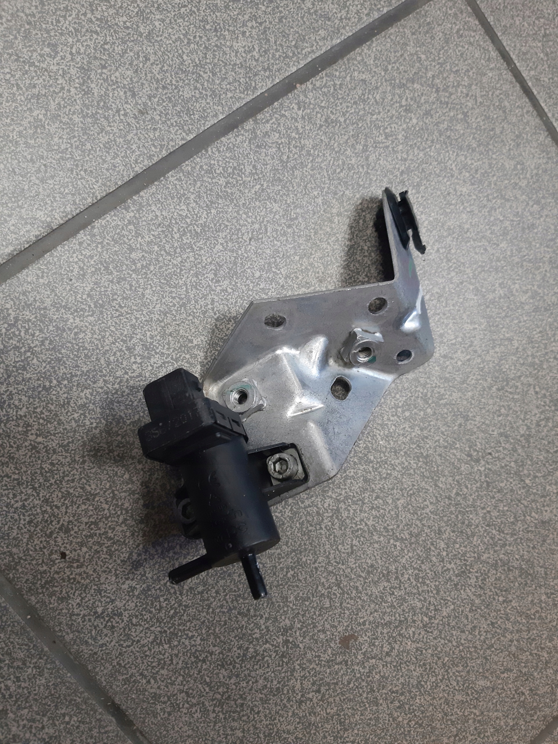 valve vacual RENAULT ALASKAN 2,3D