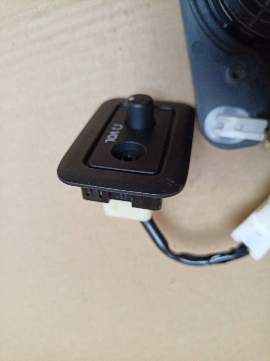 speaker Toyota Sienna 3 2011 20110-F0112