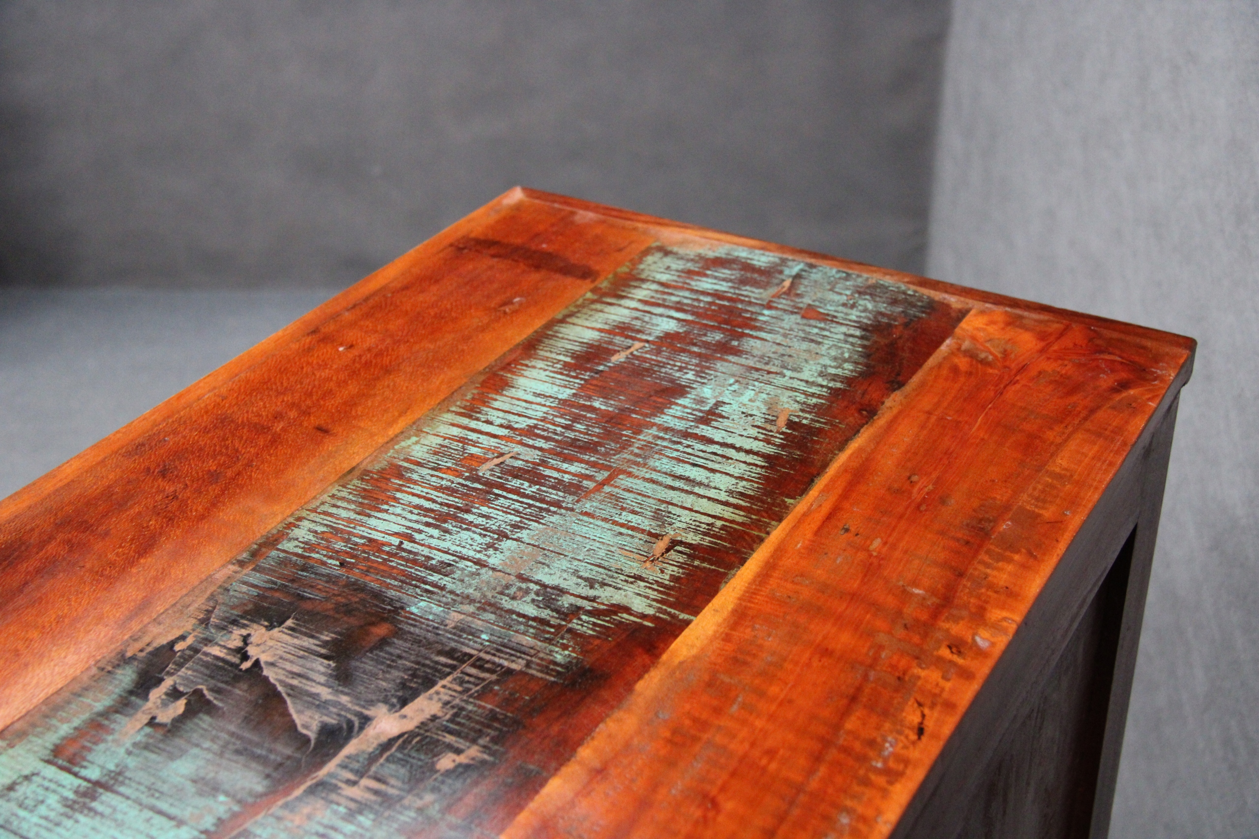 Komoda Drewniana Szafka Lite Drewno Kolorowa AVADI Wysokość mebla 91.5 cm