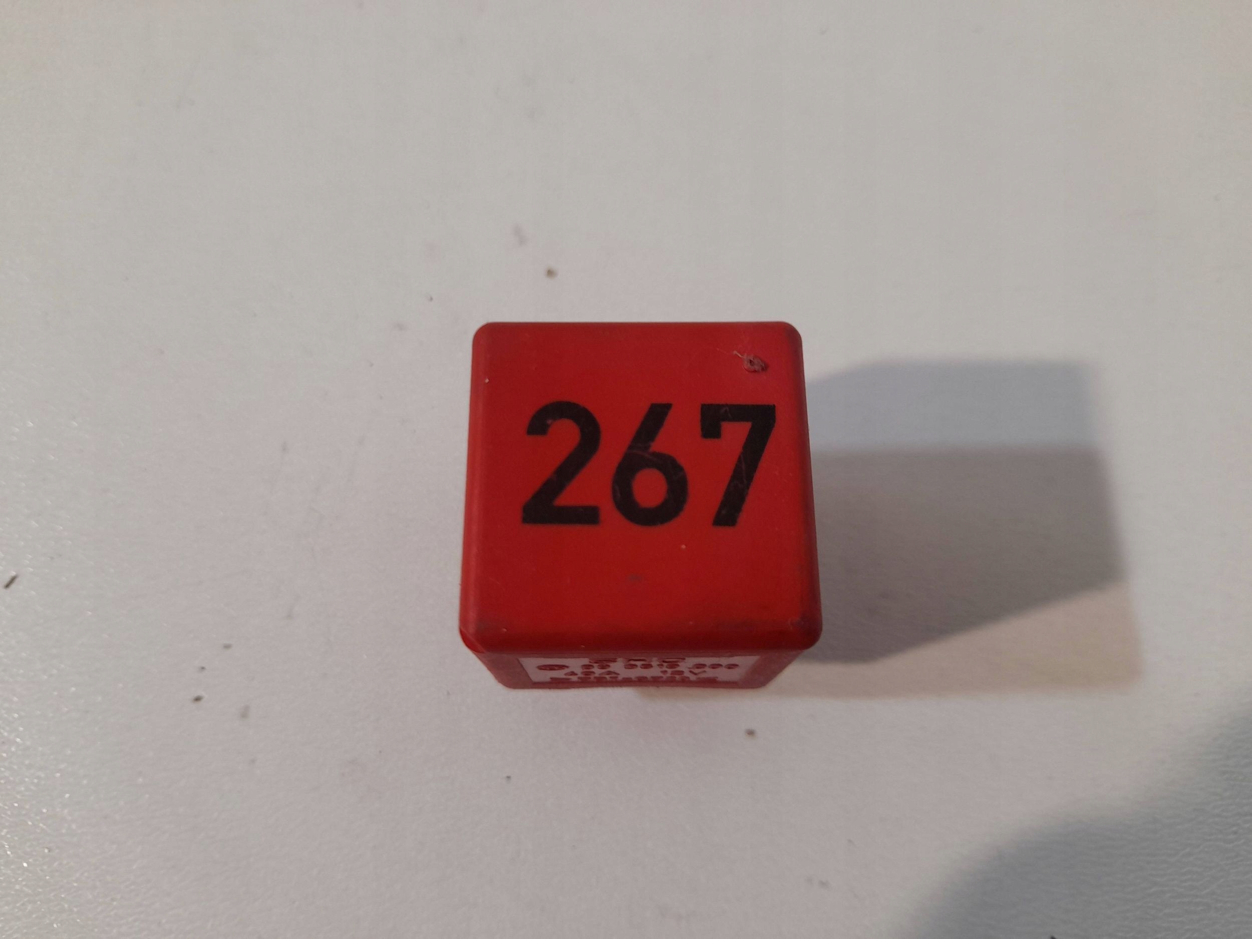 Audi VOLKSWAGEN relay 899519000 (ZD85)