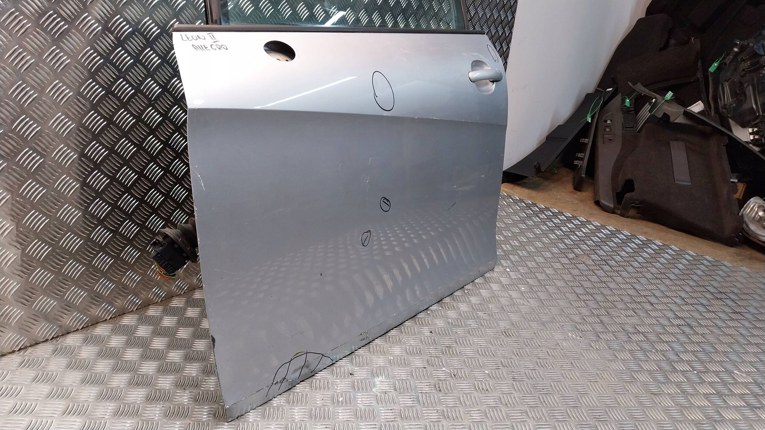 door front left SEAT LEON II 05