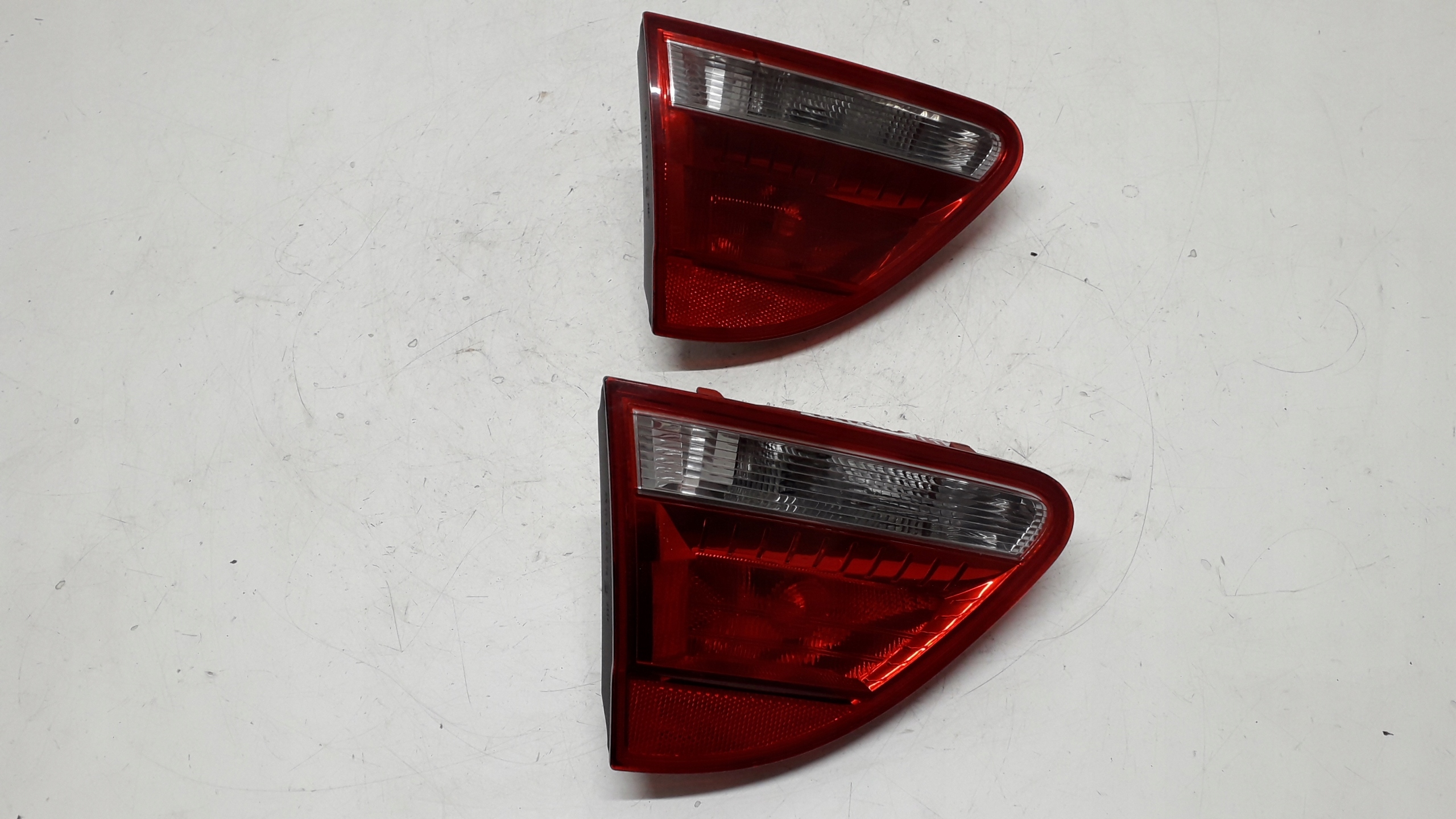 SEAT EXEO 08- LAMPA LEWA TYŁ W KLAPE 3R5945093B
