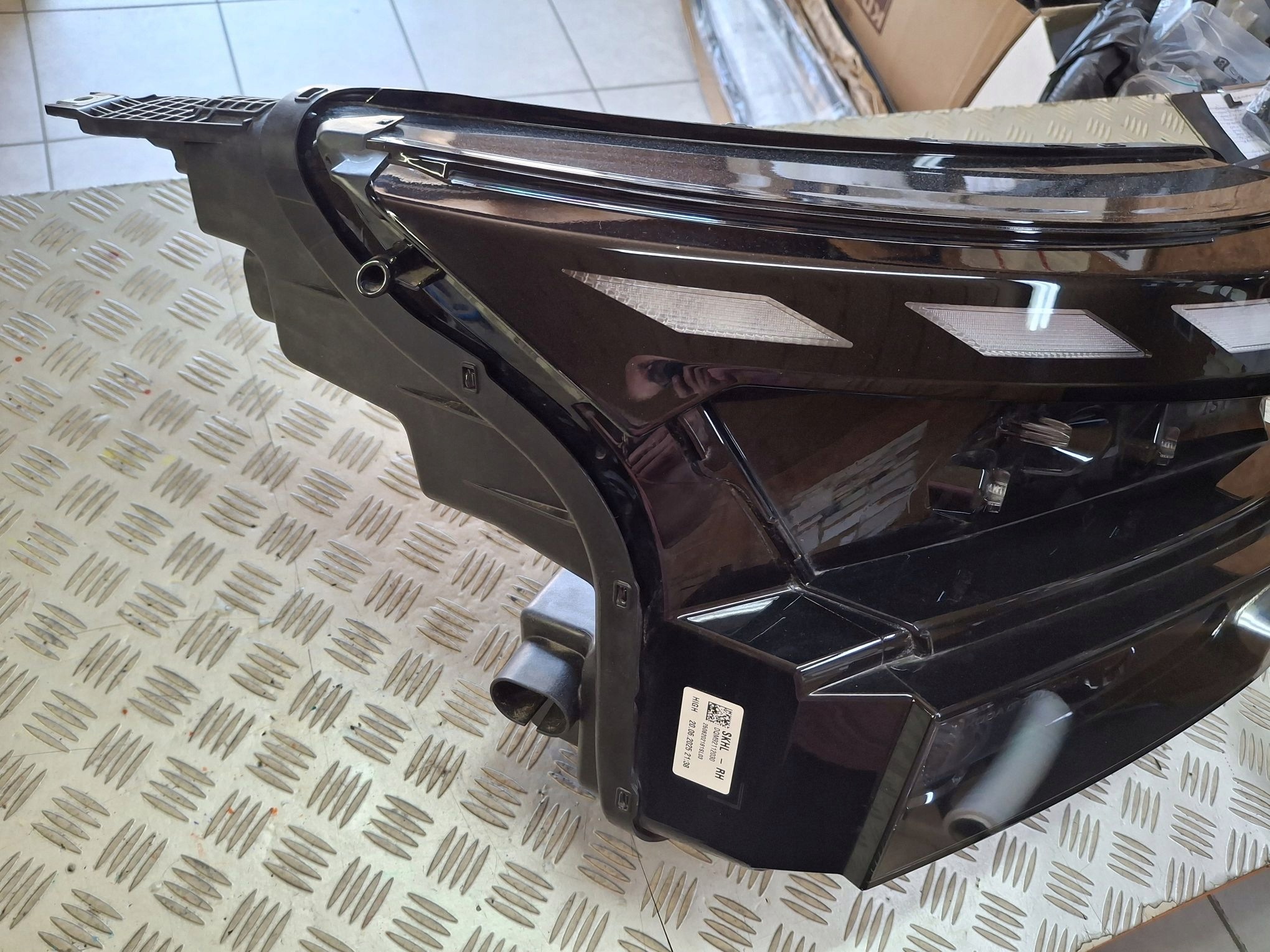 light right front FULL LED SKODA ELROQ ENYAQ LIFT 2025R->