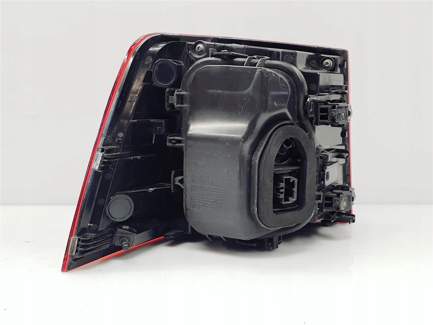 SEAT ALHAMBRA II LIFT 7N5 LAMPA TYŁ LED EUROPA !!! Strona zabudowy prawa