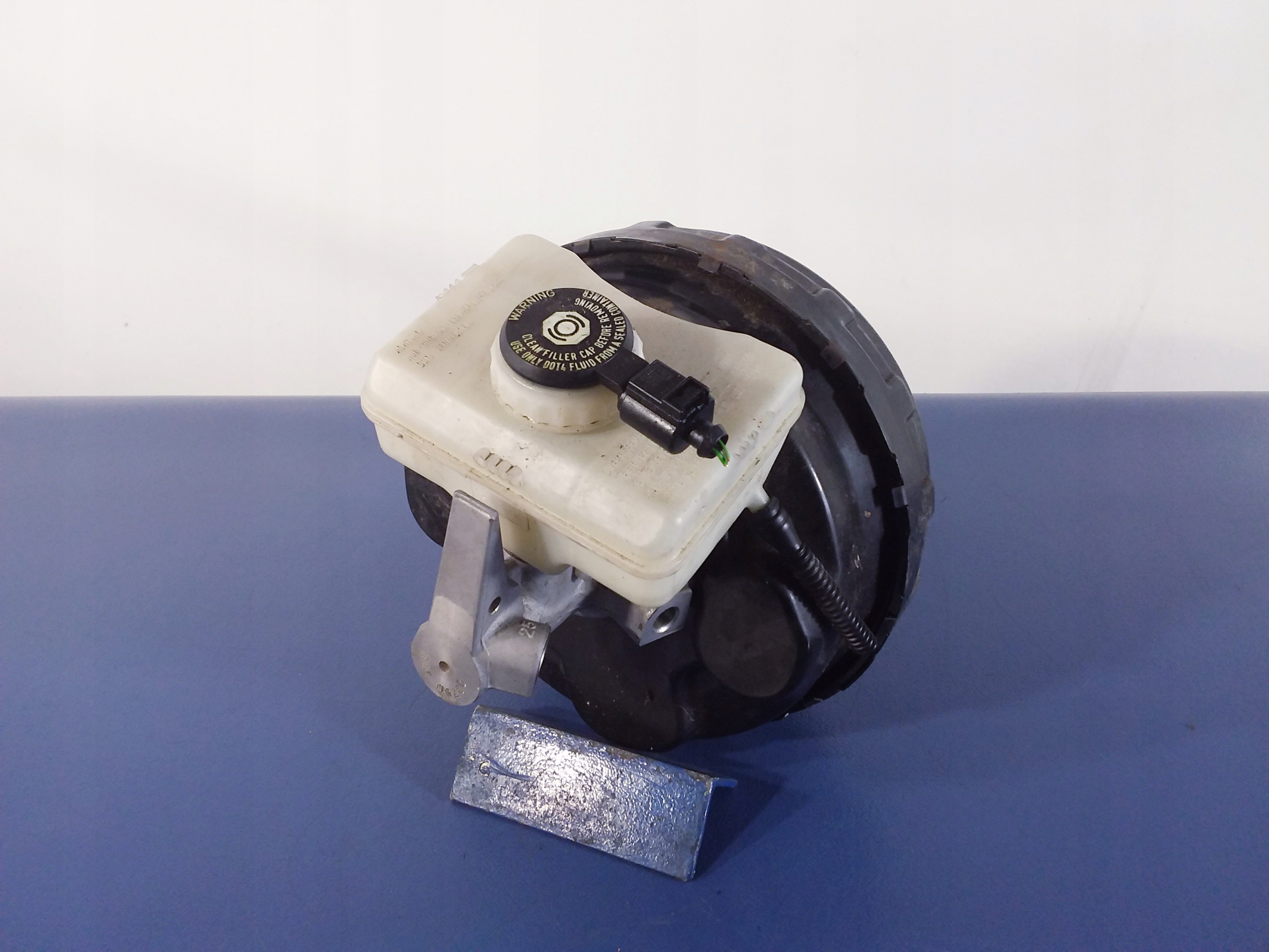 AUDI A4 B8 сервопривід гальмівний головний циліндр