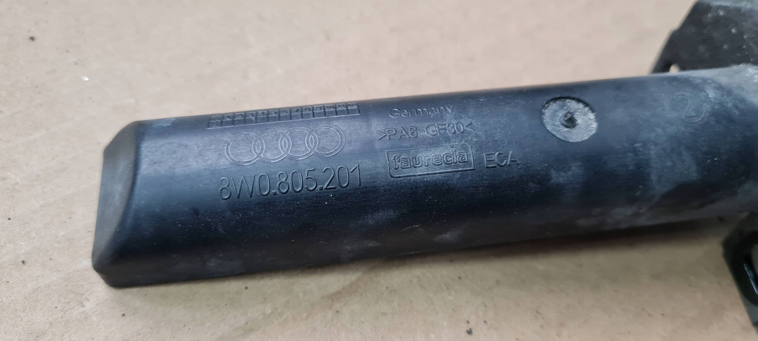 A5 8W S5 bracket hook holder radiator 8W0805201 A4 B9 8W