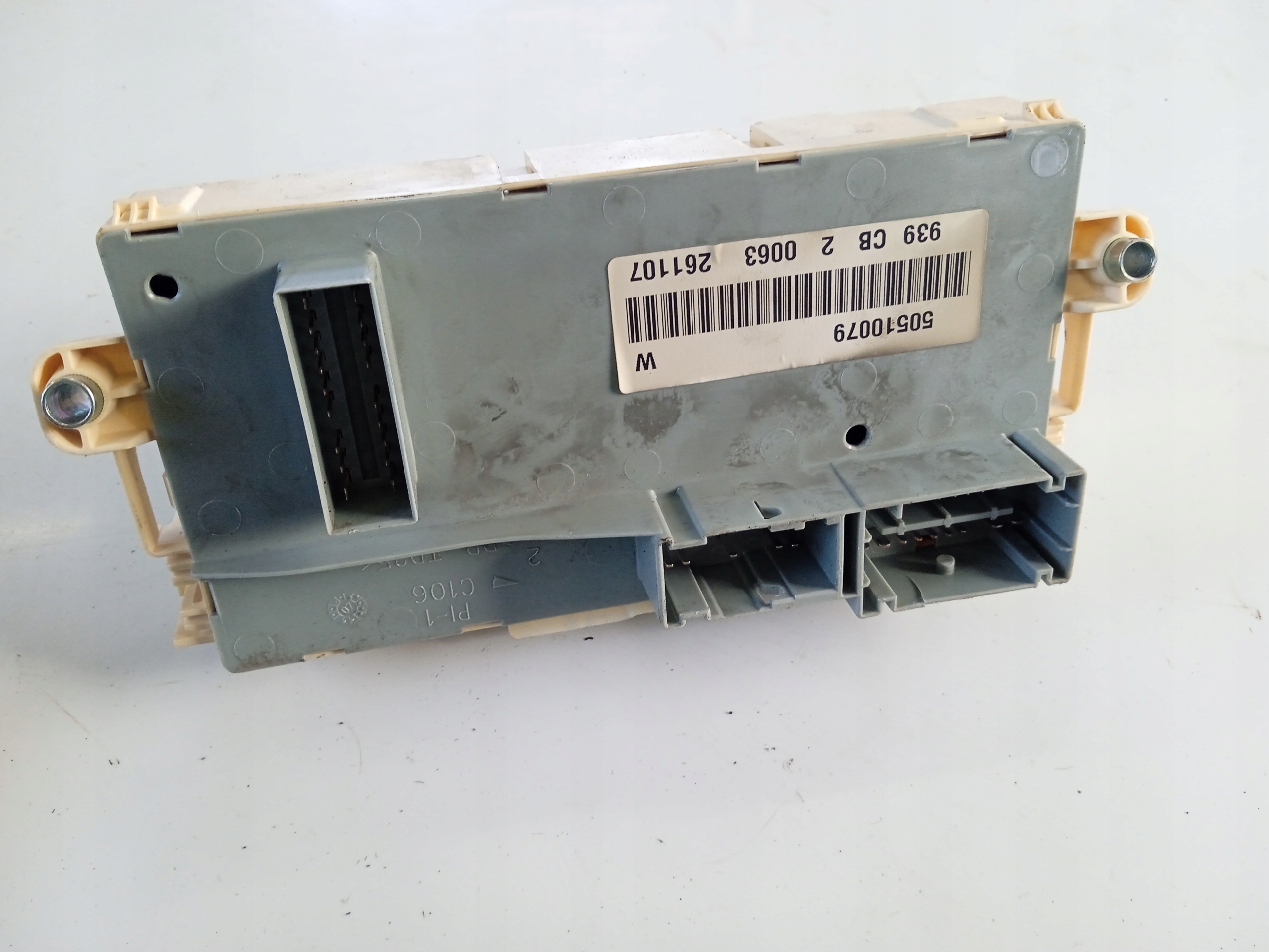 ALFA ROMEO 159 skrzynka bezpieczników ze środka z kabiny Numer katalogowy części 50510079 50510425