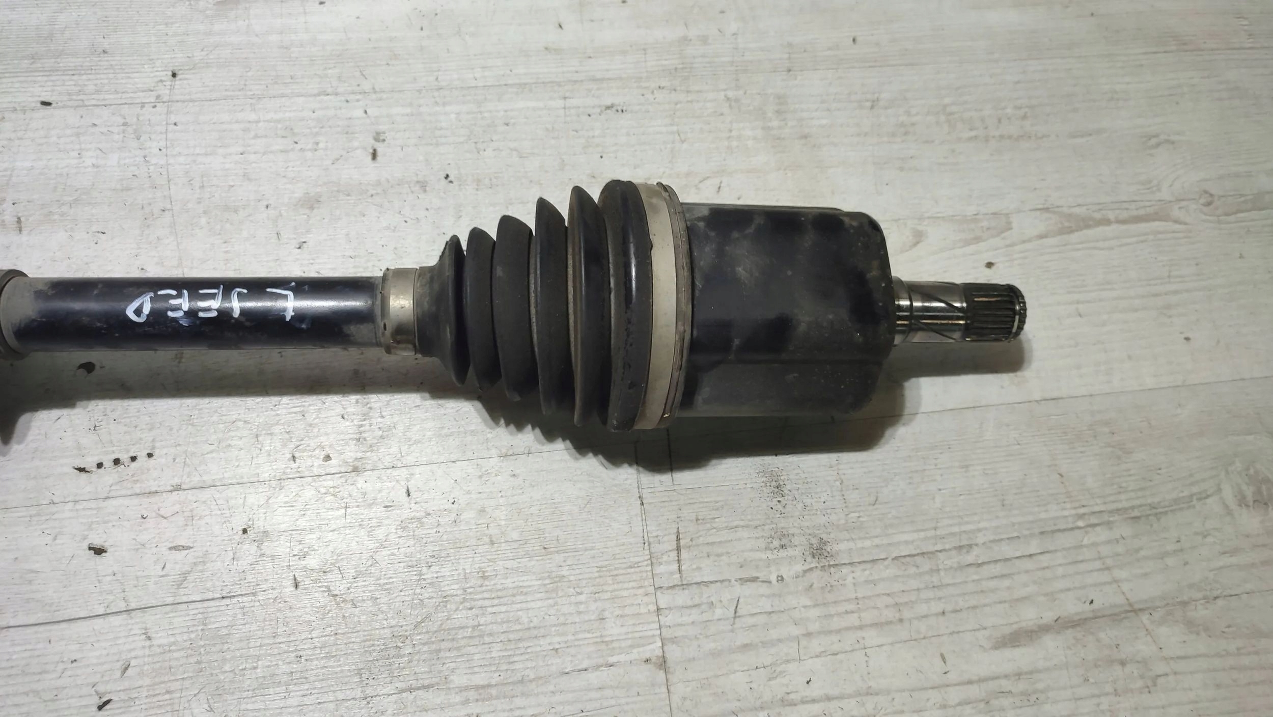 Jeep Cherokee 2015 left side semi-axis front