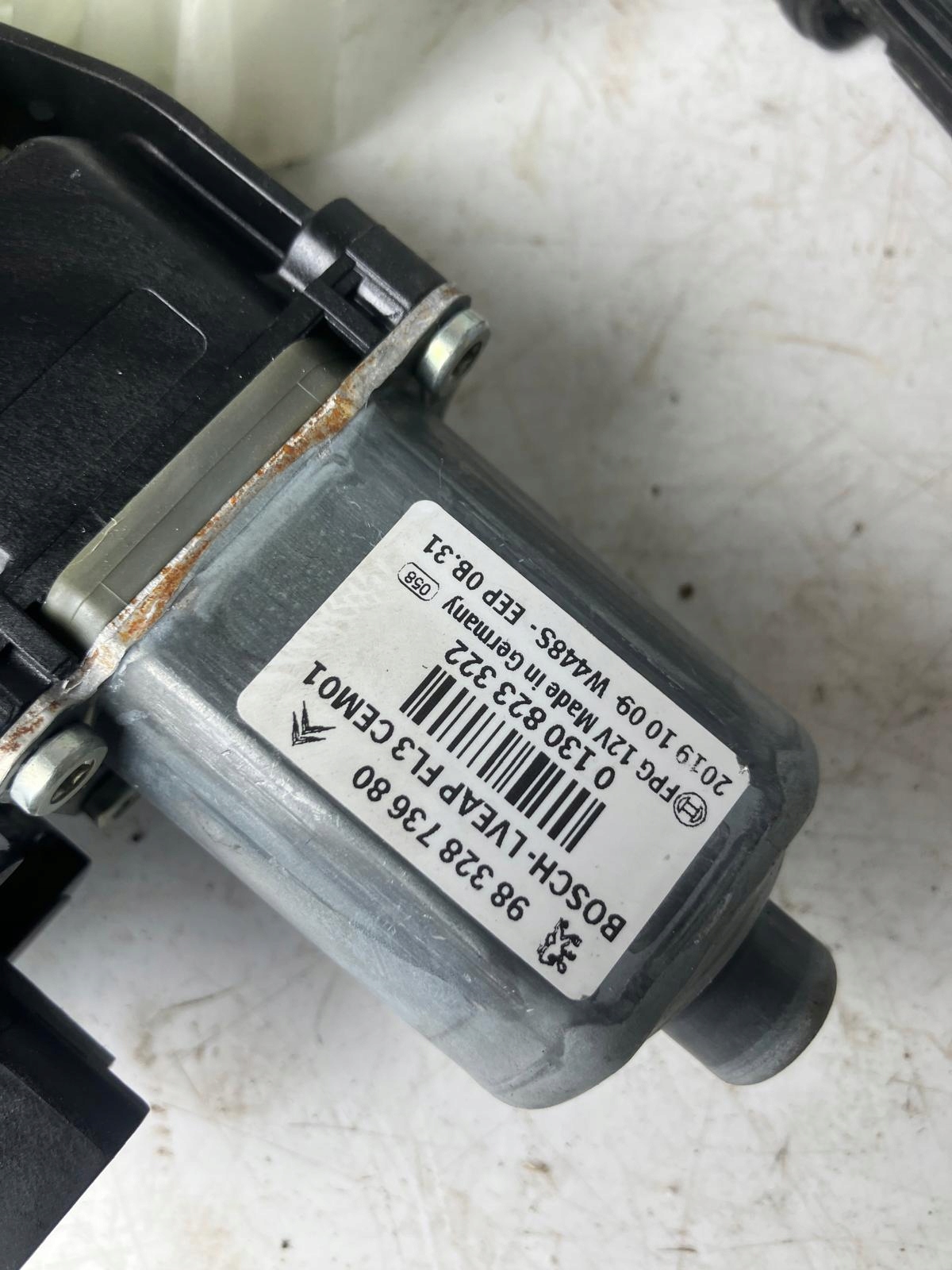 window regulator right front CITROEN C4 CACTUS 9832873680