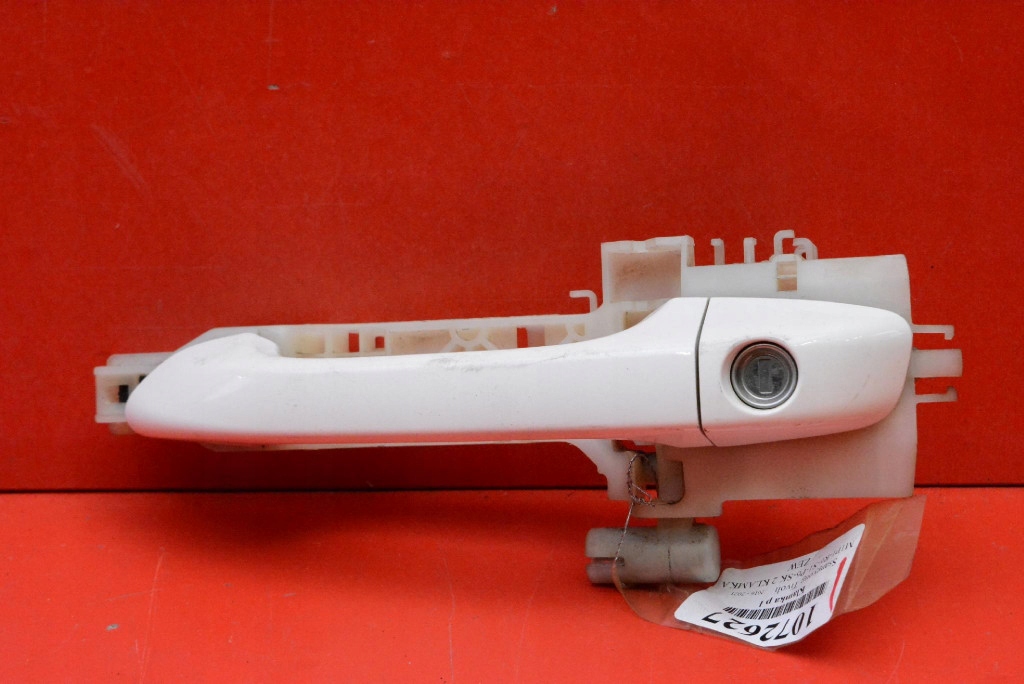 handle left front front WAA 72442-35010 SSANGYONG TIVOLI 1 and 16-21