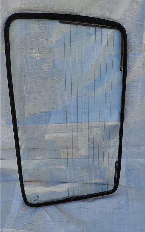 СКЛО ЗАДНЄ ЗАДНЄ VW JETTA 1978-1987 DGM8667 ORI