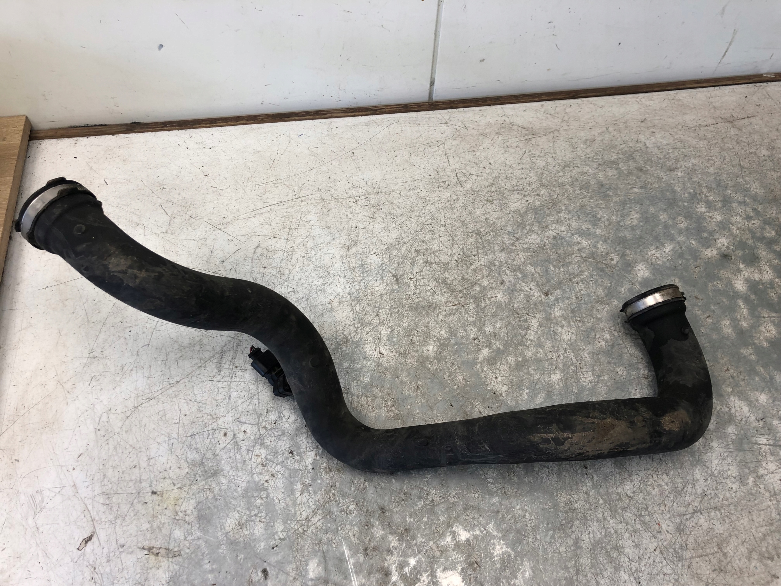 cijev prijenos interkulera AUDI A4 B8 8K0145673AL