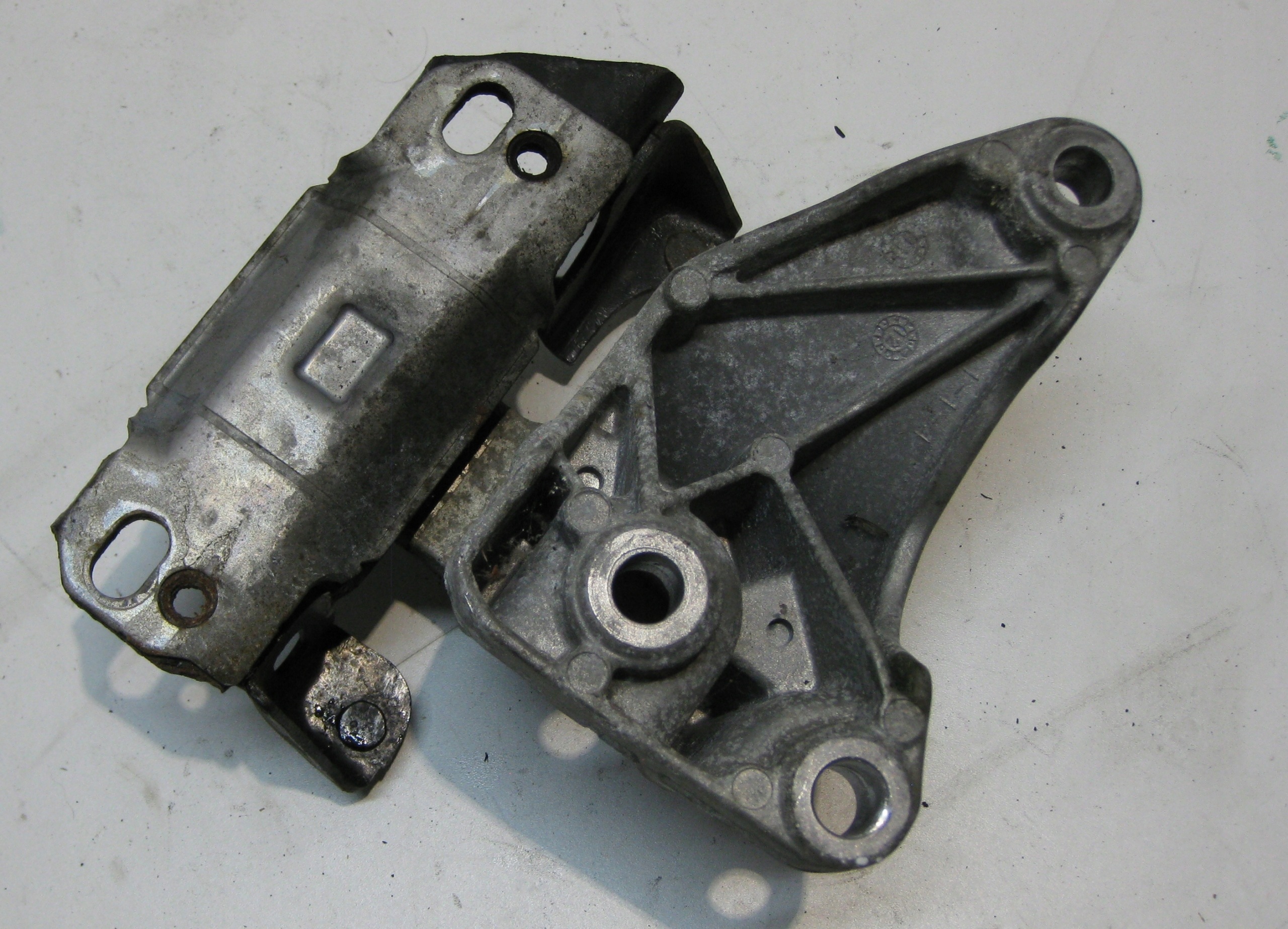 FORD B-MAX 13R 1.0EB supporto staffa cambio 8V51-7M125-AC