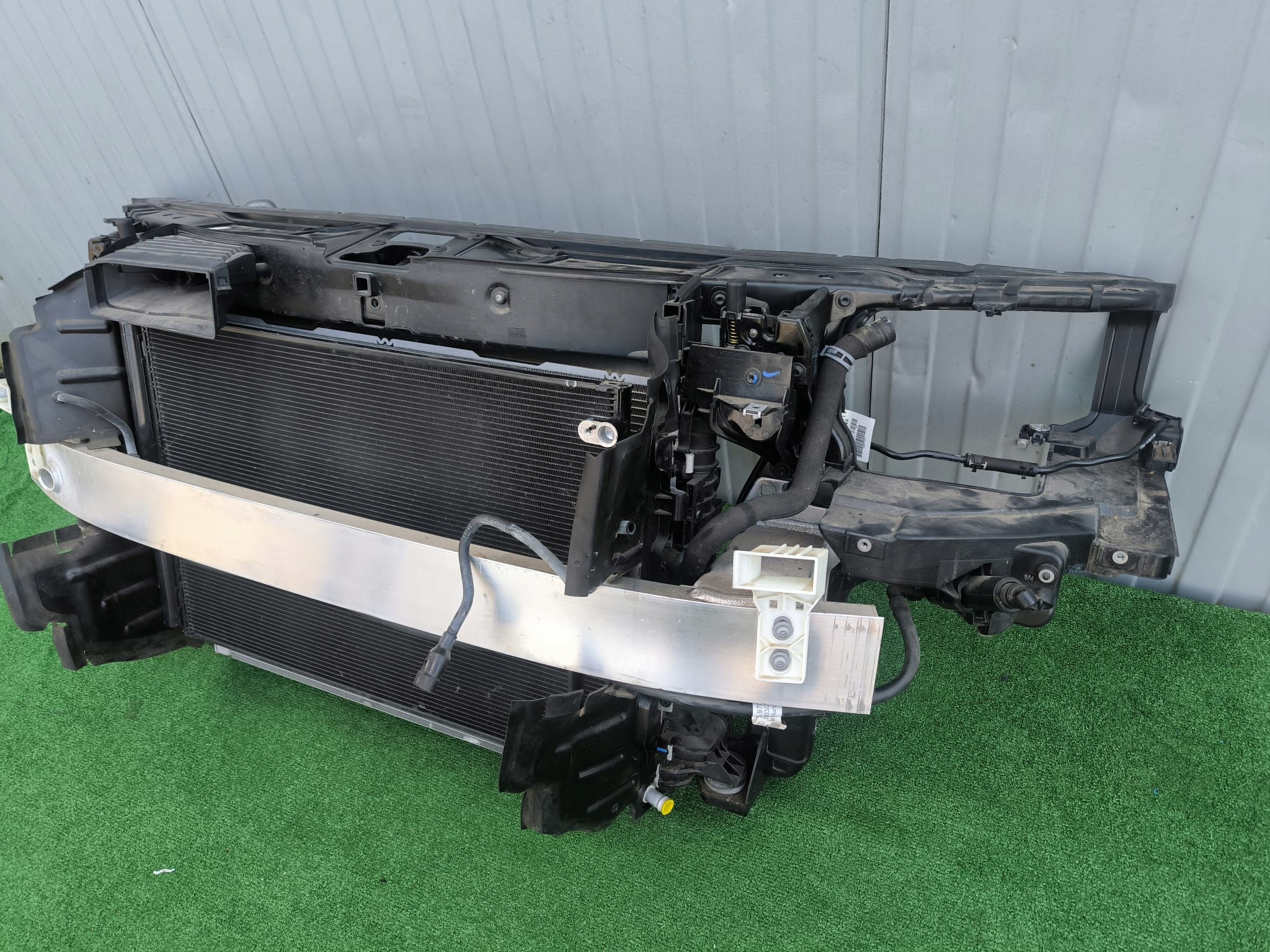 AUDI A8 4H D4 4.0 TFSI LIFT 320KW PAS PRZEDNI CHŁODNICE Producent części Audi OE