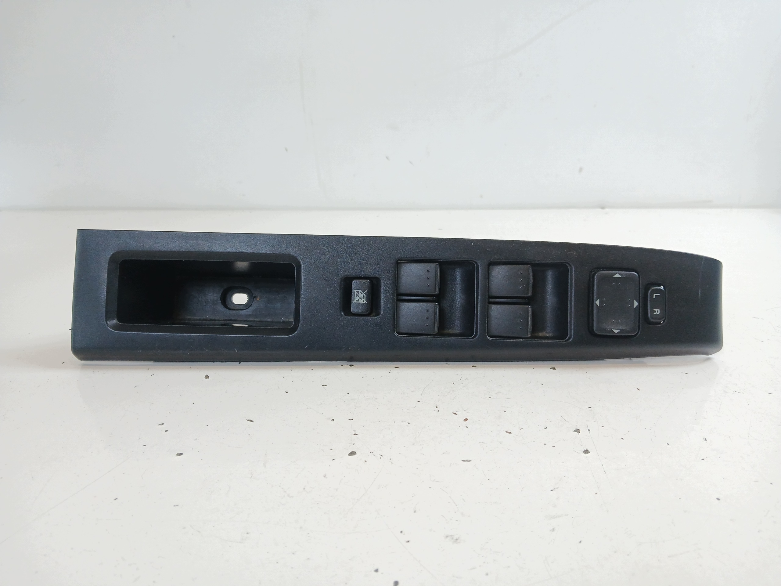 MAZDA 5 a CR PANEL okna levý předek CC64684L6D