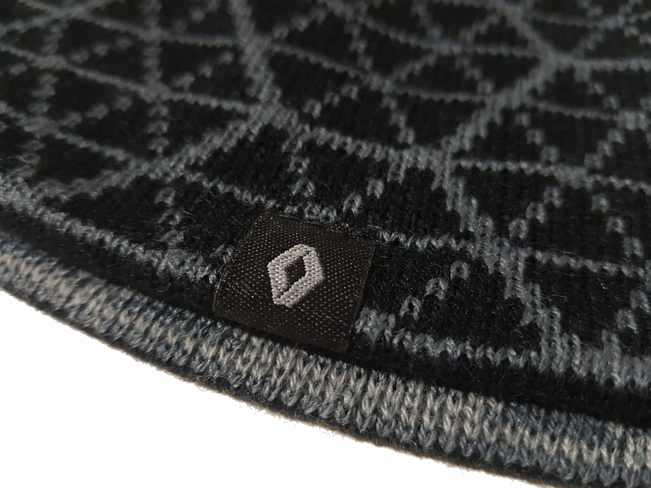 ZIMOWA CZAPKA Z KOLEKCJI RENAULT DWUSTRONNA Marka Renault