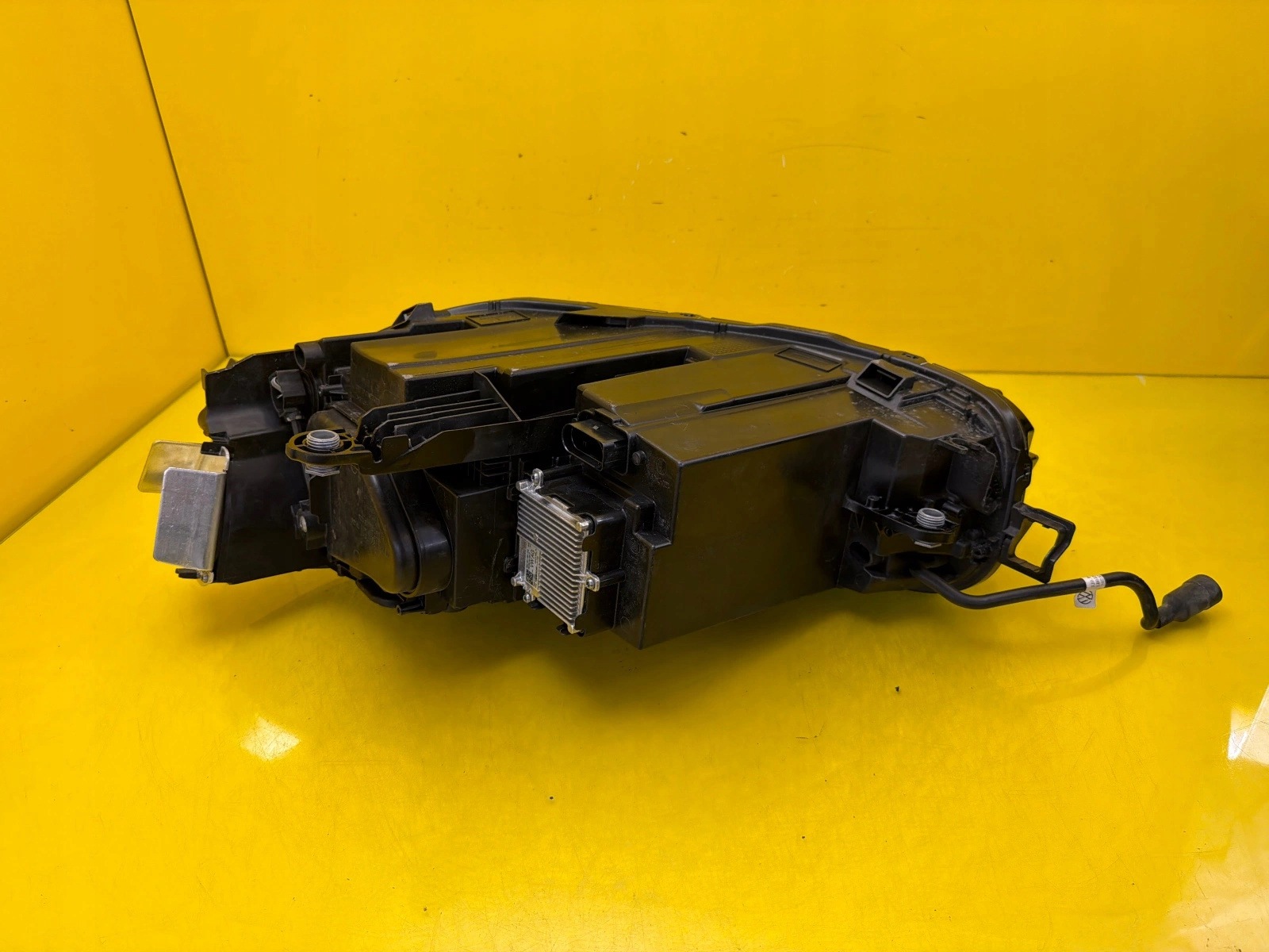 light right VW Passat B9 2023- Full Led 3J1941006