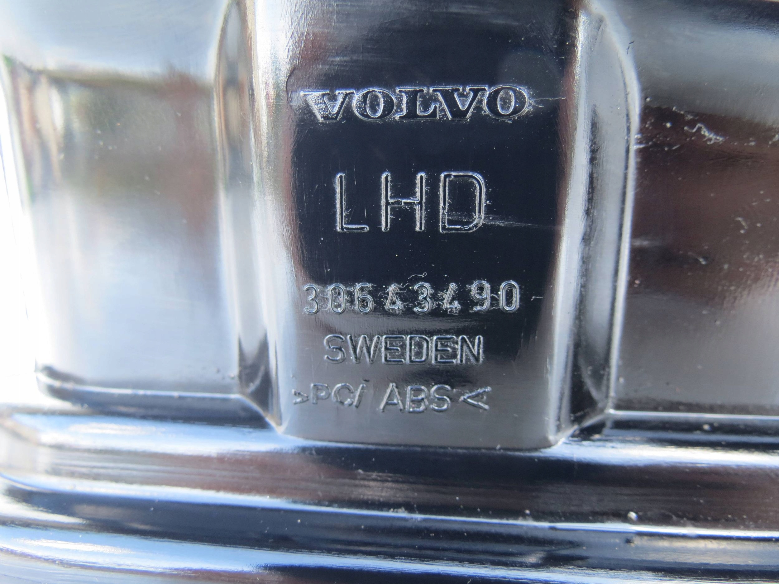 intake air KRATKI VOLVO XC90 30643490
