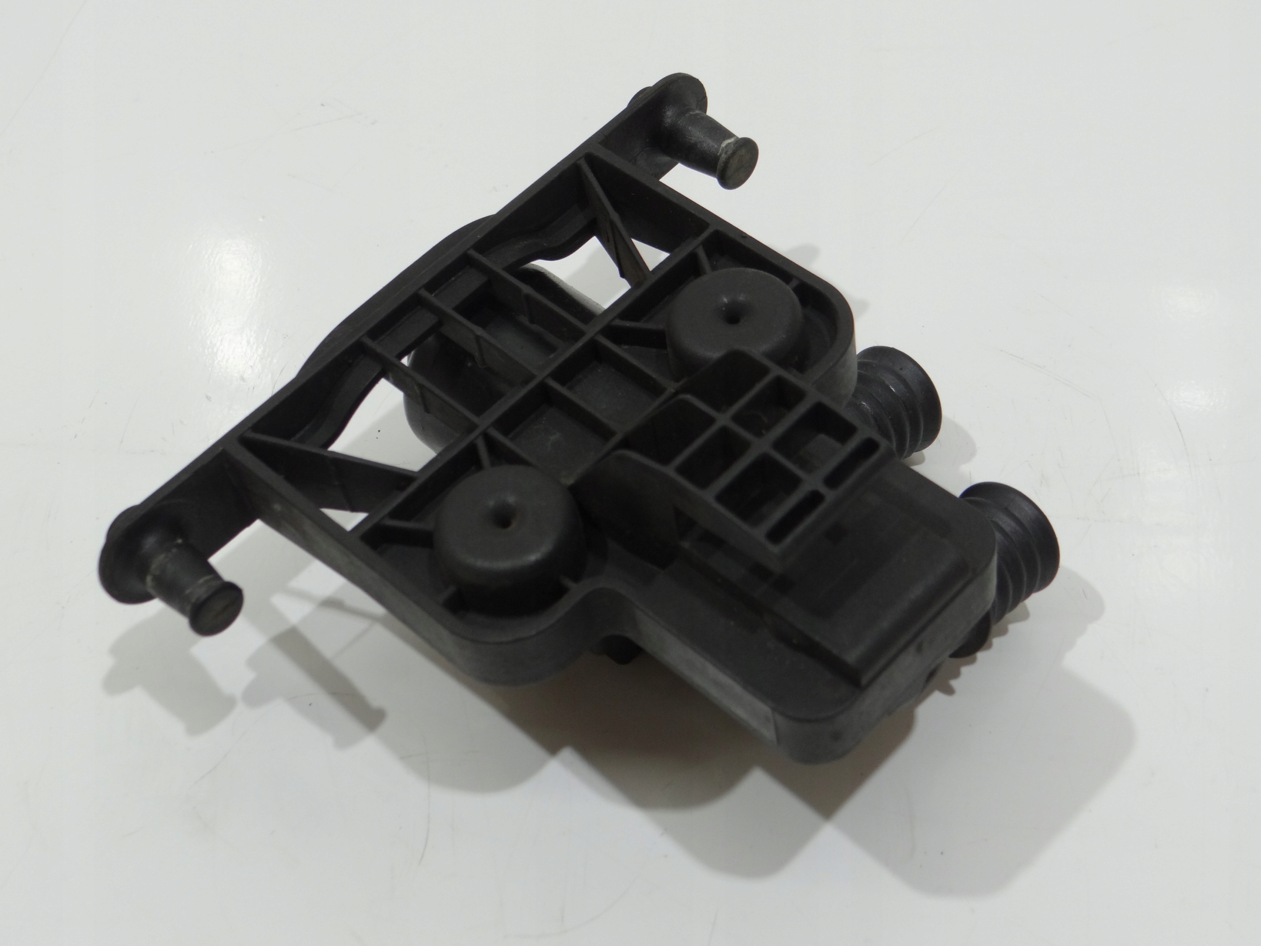 Électrovanne d’eau BMW E60 E61 LCI 6920226