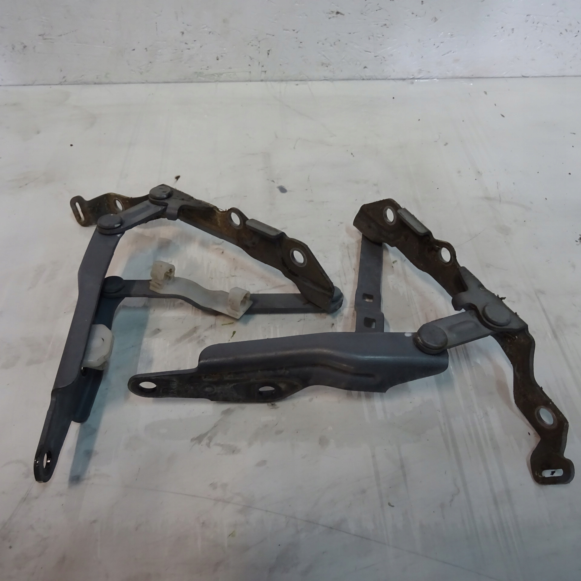 SUBARU LEGACY IV 4 Cerniere cofano