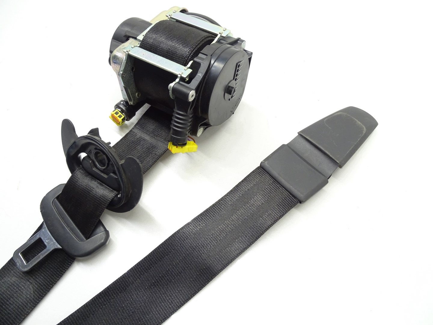 seat belt left front front driver´s AUDI A4 B9 8W 8W0857705