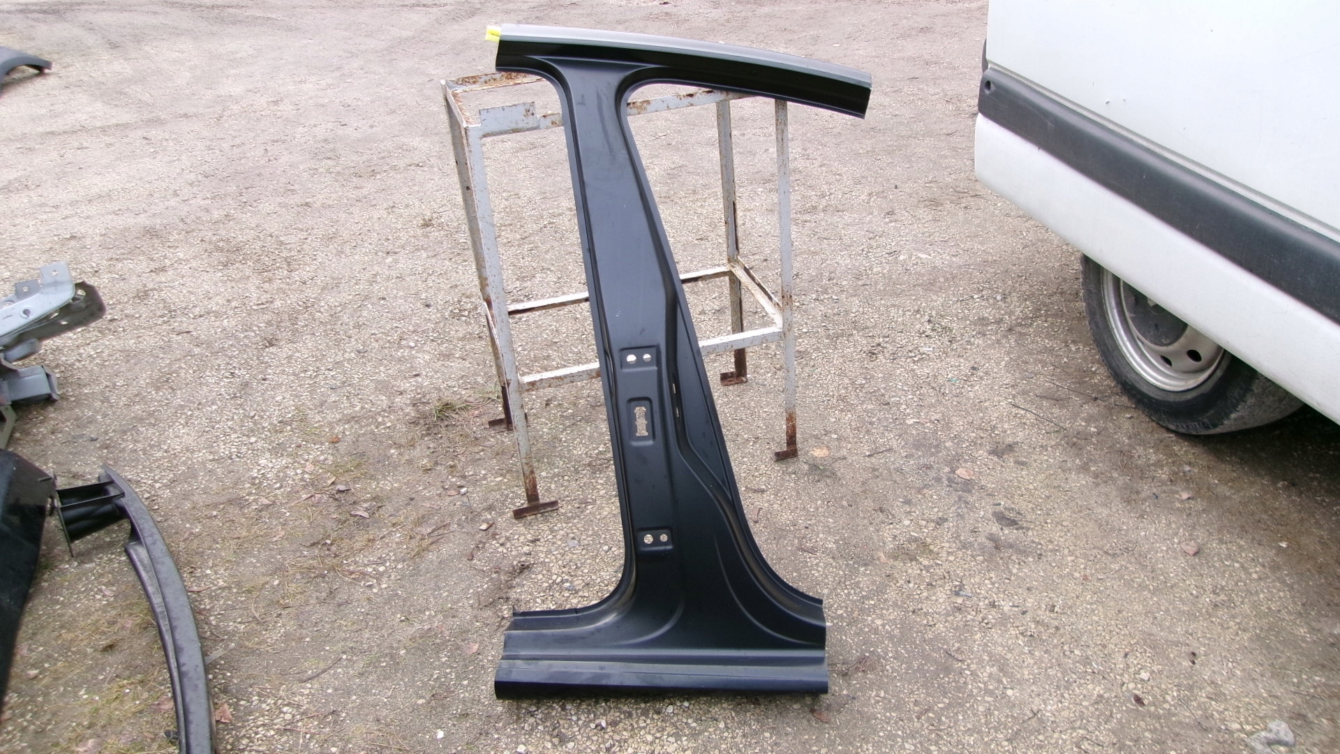 SŁUPEK ŚRODKOWY PRÓG PRAWY VW GOLF VII ORYGINALNY 5G4809836