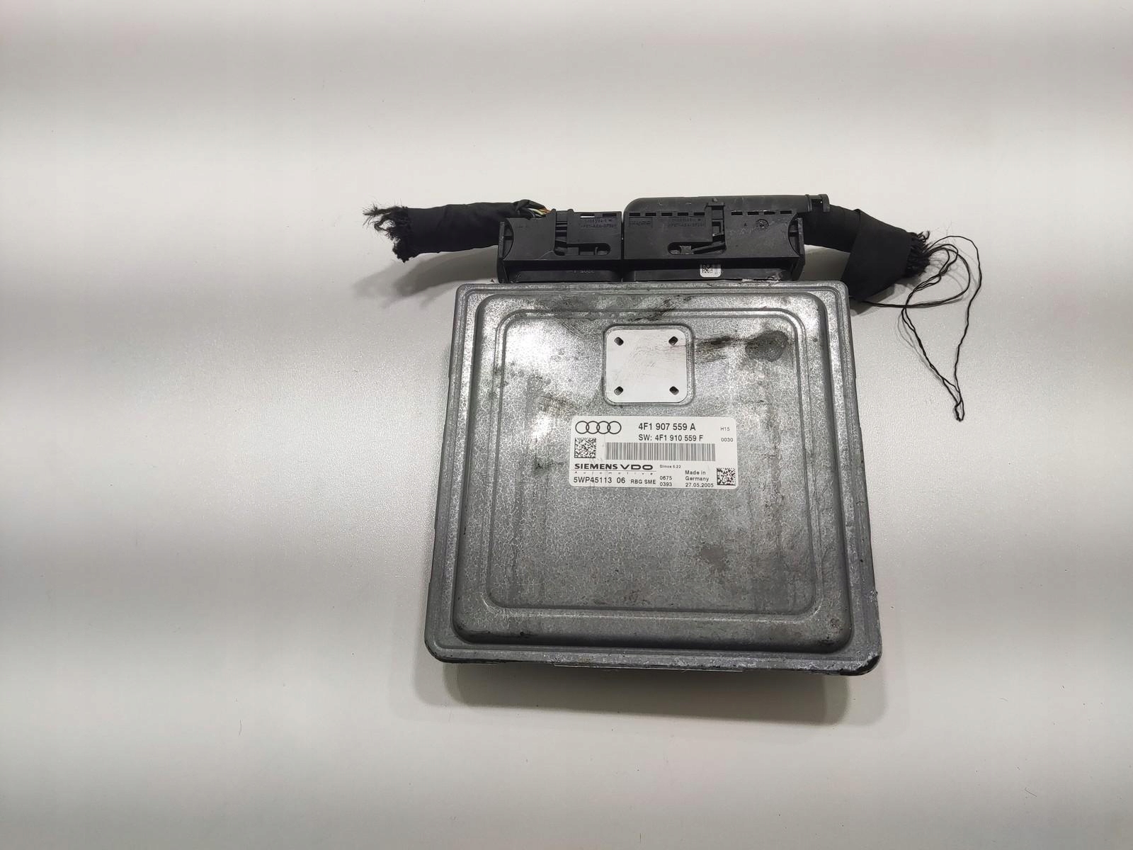 control unit computer of the engine AUDI A6 C6 3.2 FSI 2004-2008 4F1907559A