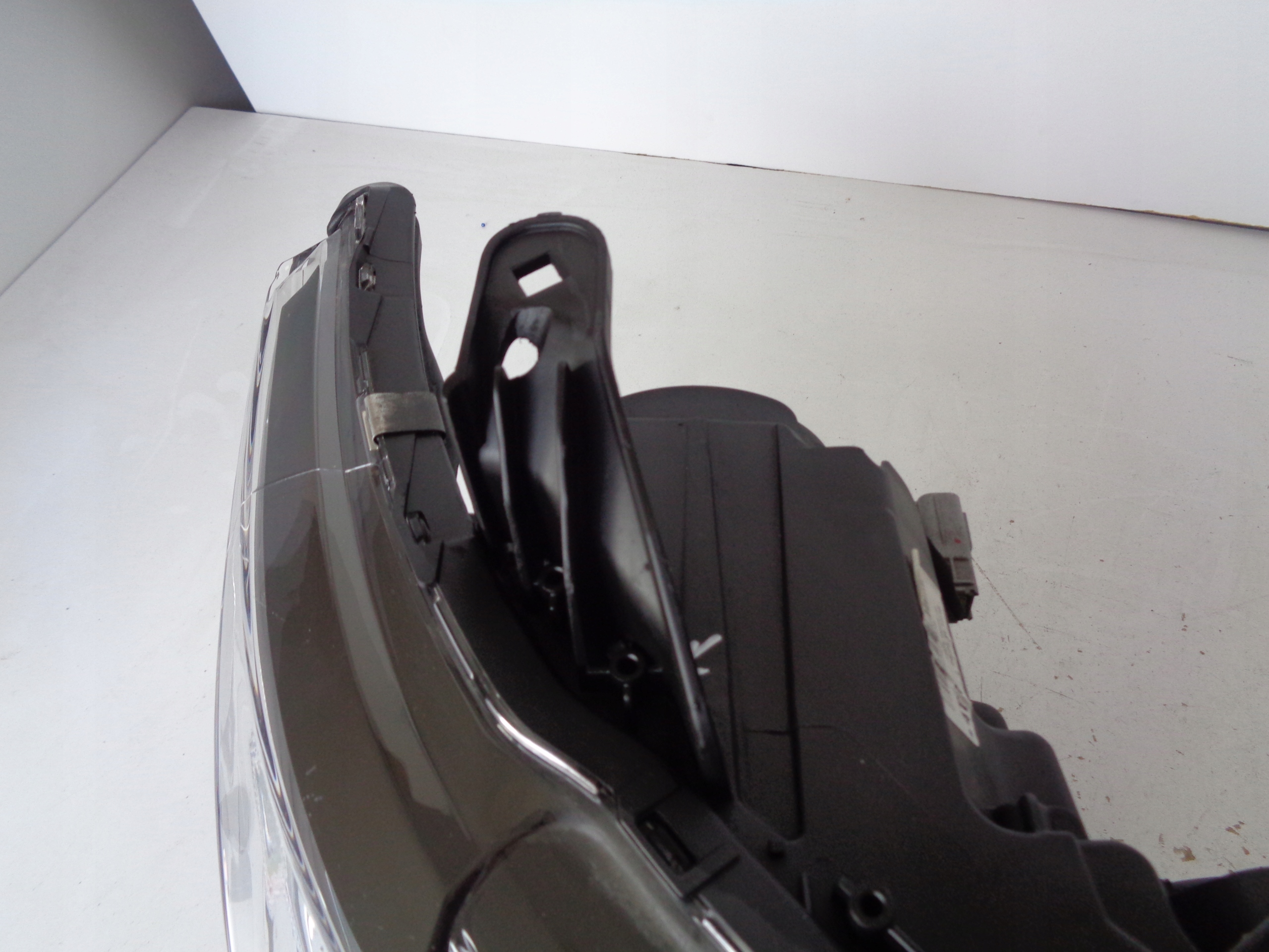 light right REFLEKTOR MITSUBISHI OUTLANDER III 15- LIFT LED