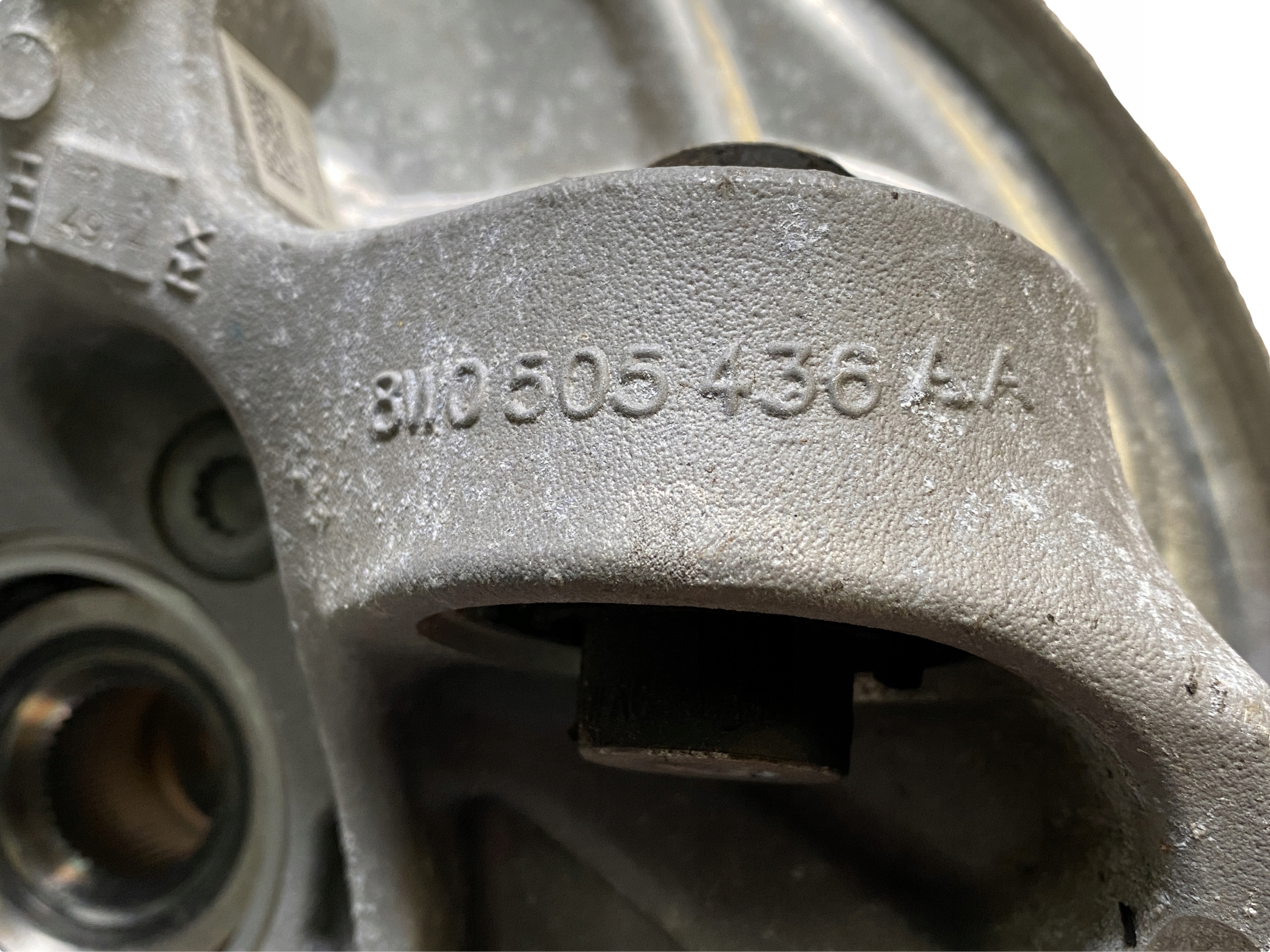 AUDI A4 A5 8W B9 swing right rear part 8W0505460D