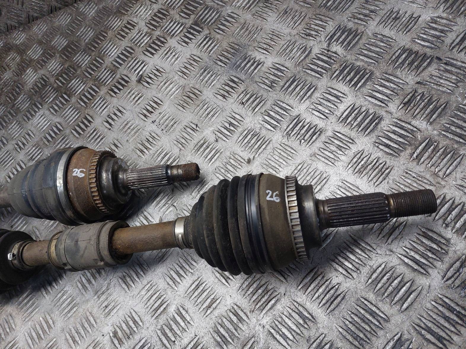 semi-axis left front + right front 5B TOYOTA AVENSIS T25 LIFT