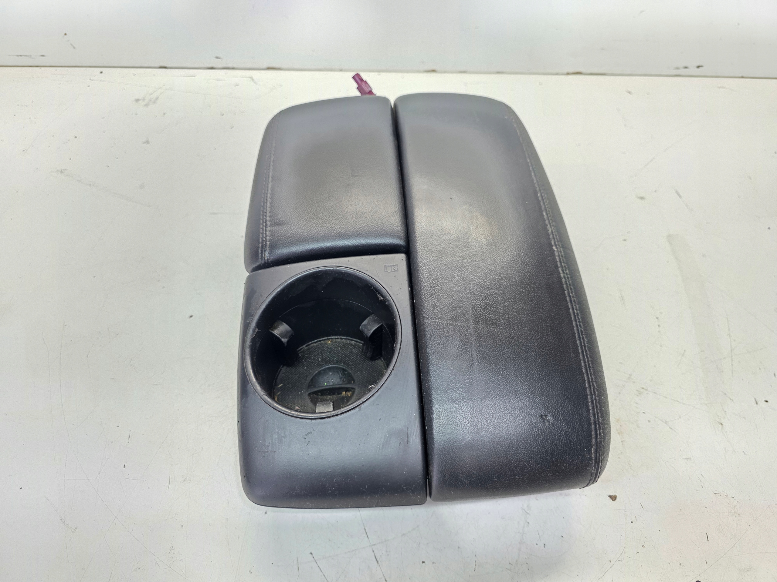 armrest front leather AUDI Q7 4L black