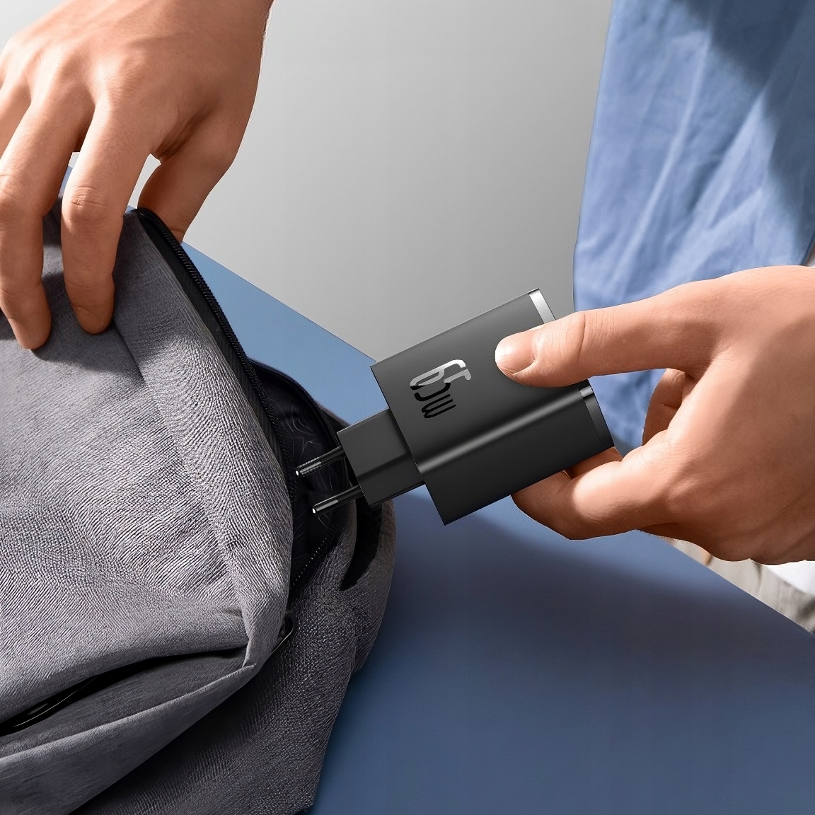 BASEUS SZYBKA ŁADOWARKA SIECIOWA KOSTKA ZASILACZ 2X USB-C + USB, 65W Kolor czarny