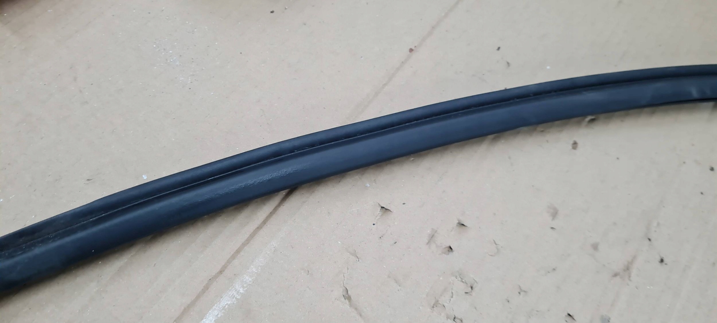 Chrysler Pacifica 2022 gasket rubber upper SZYNY left left rear part