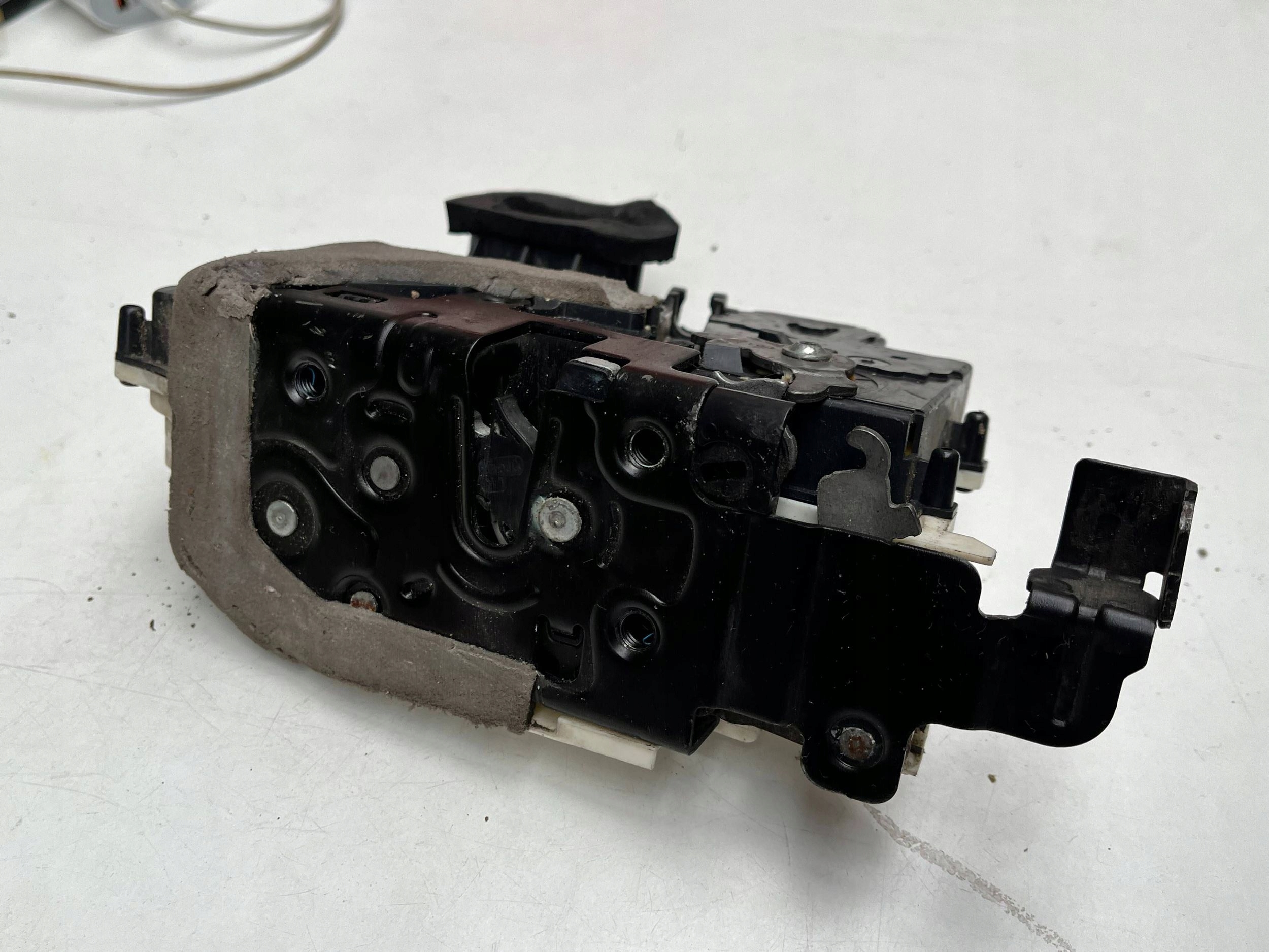 lock door front left Audi A8 S8 4N 4N1837015B !J