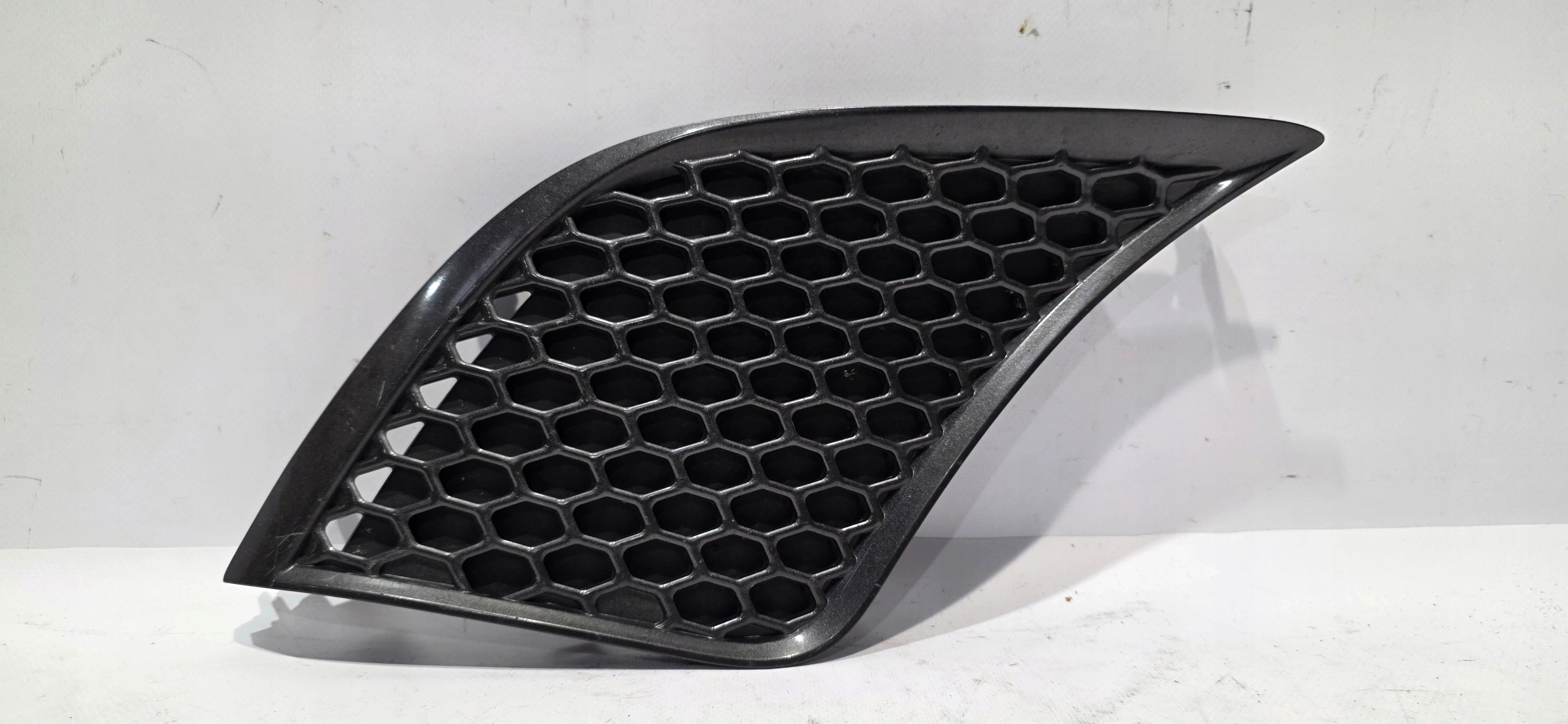 grid of a bumper right front LEXUS LS V original GG210-14060