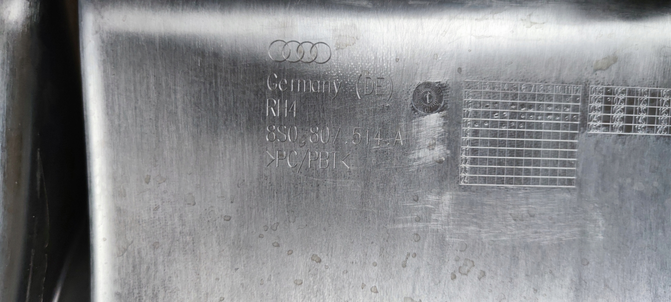 AUDI TT RS TTRS 8S SPOILER der stoßstange heck 8S0807514A ST/A11
