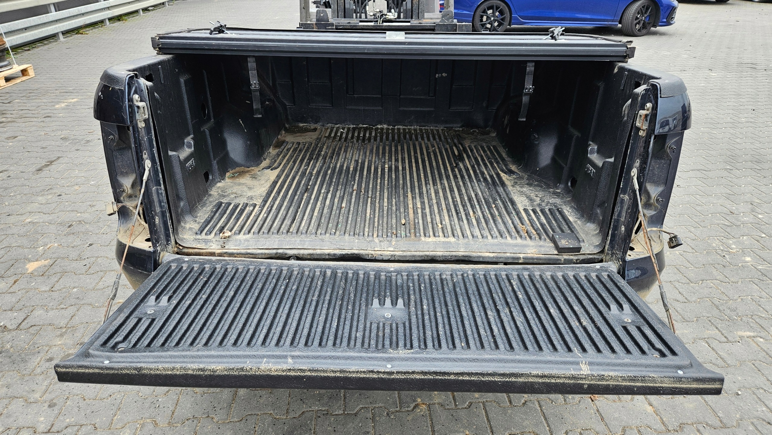 VW AMAROK PAKA ZABUDOWA complete gearbox loading colour LT5U