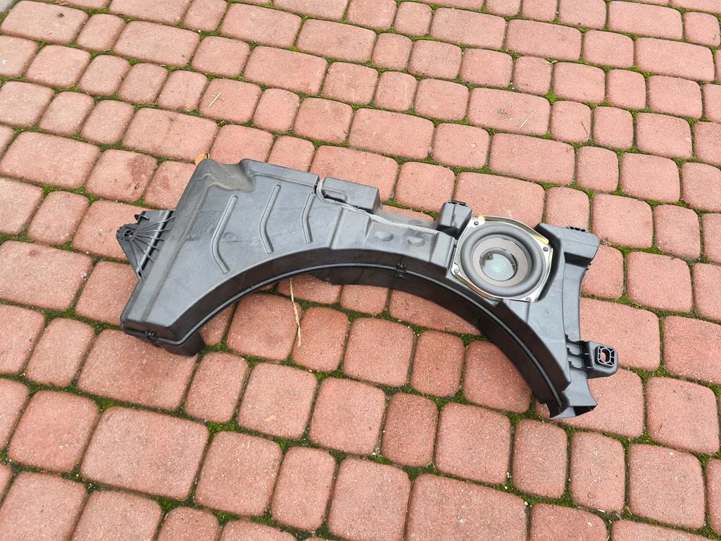 Сабвуфер BOSE Opel Astra K V 39126737