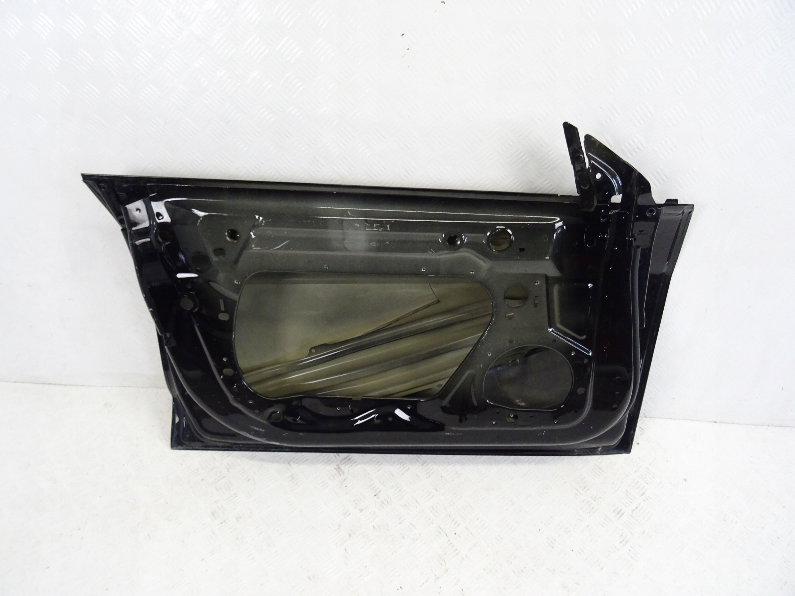 TESLA Y door left front front