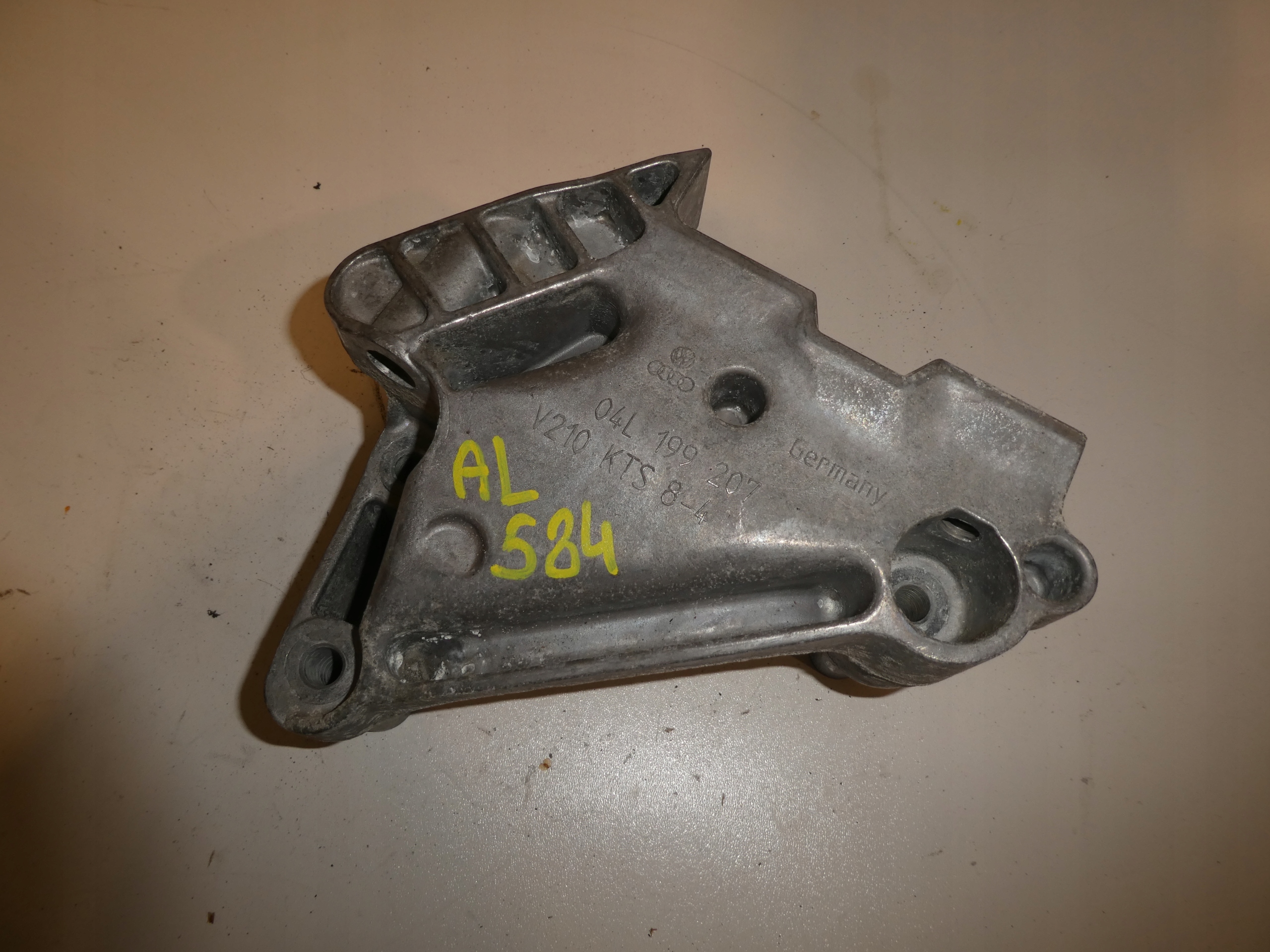 engine mount VW SEAT SKODA VW 04L199207