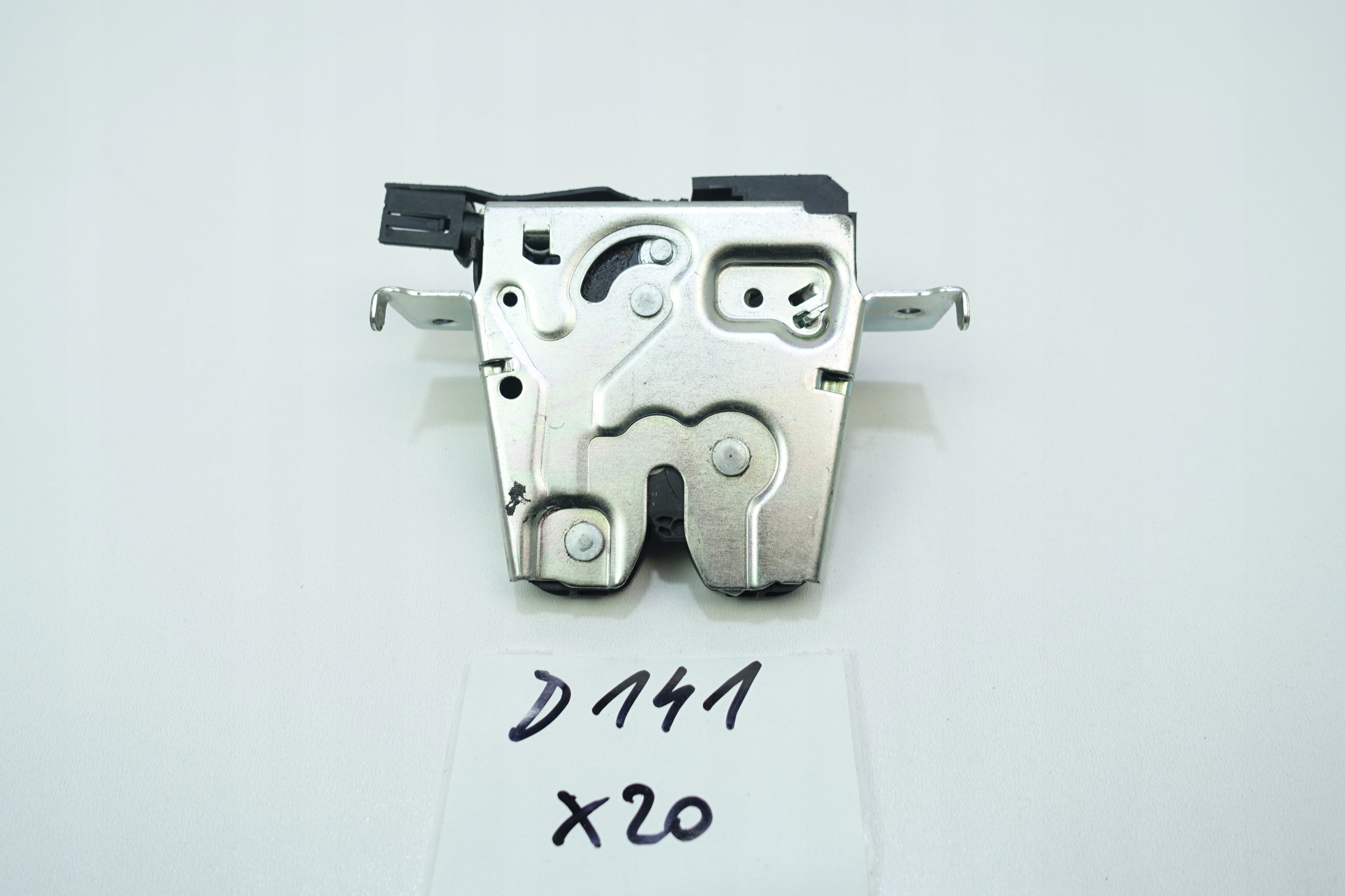 A0997503900 - Замок багажника MERCEDES W206 W177 W167