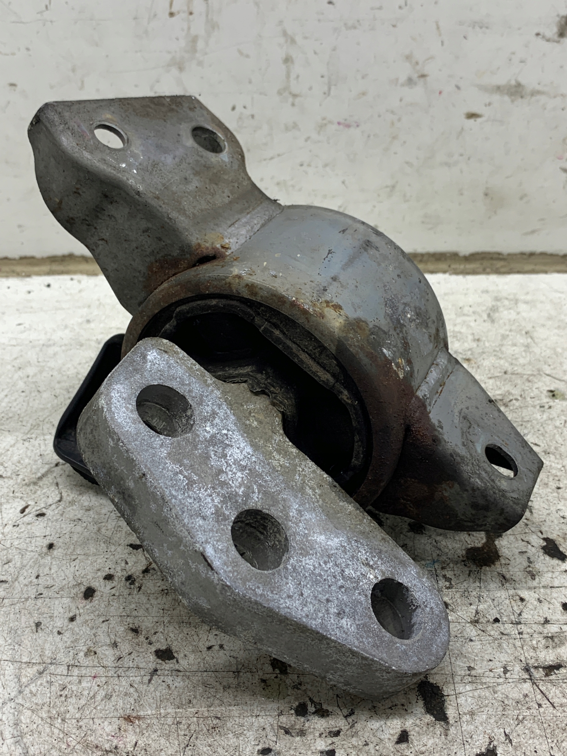 holder engine mount 13130741 OPEL CORSA D LIFT (2011-2014) 3D 1.3 CDTI