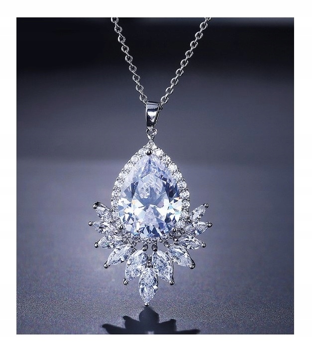 EKSKLUZYWNY NASZYJNIK, DIAMENTOWE CYRKONIE, PIĘKNY Długość całkowita 45 cm