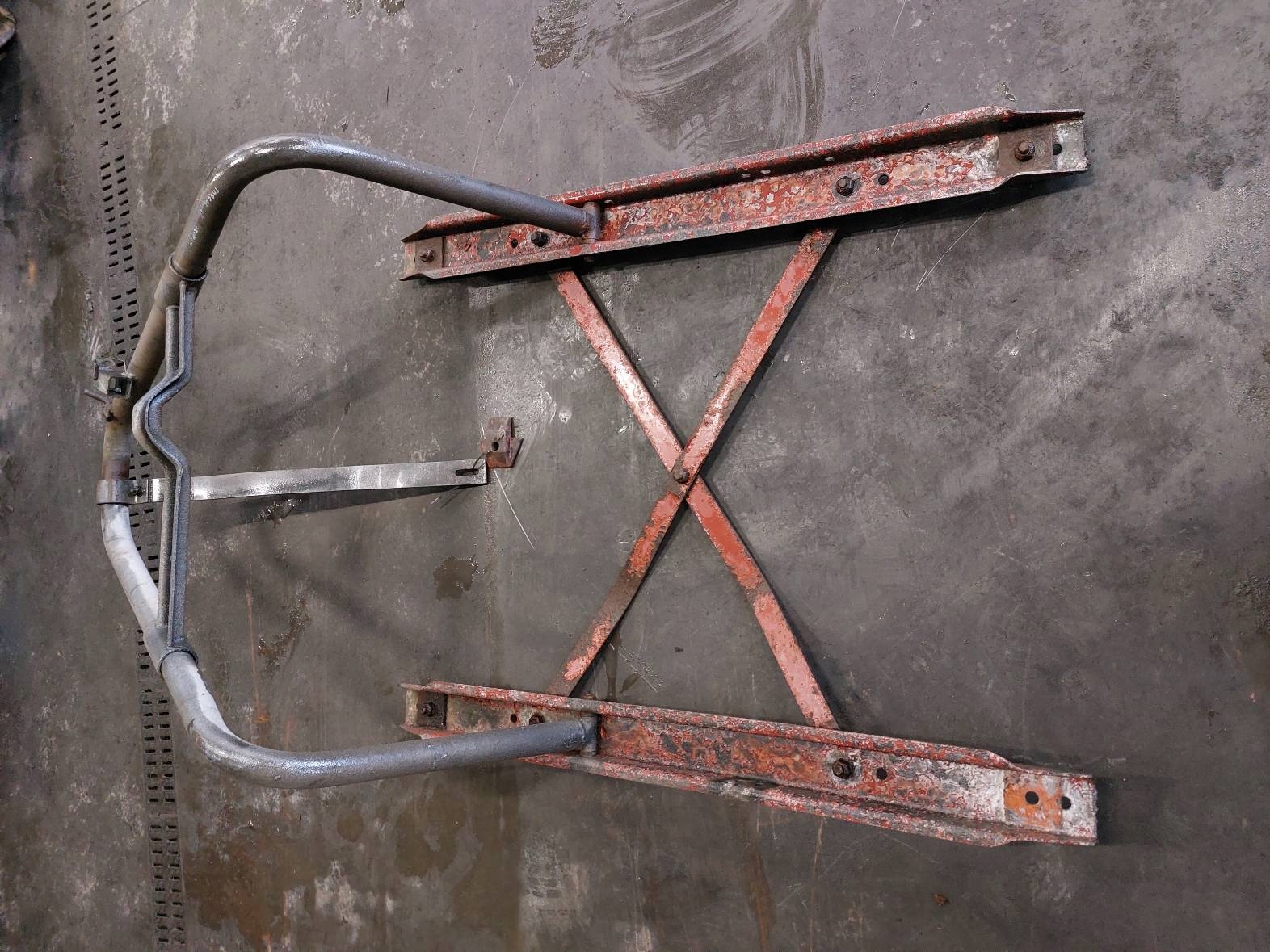 КРЕПЛЕНИЕ ЗАПАСНОГО КОЛЕСА КОРЗИНА ДЛЯ КОЛЕСА ПОЛУПРИЦЕПА